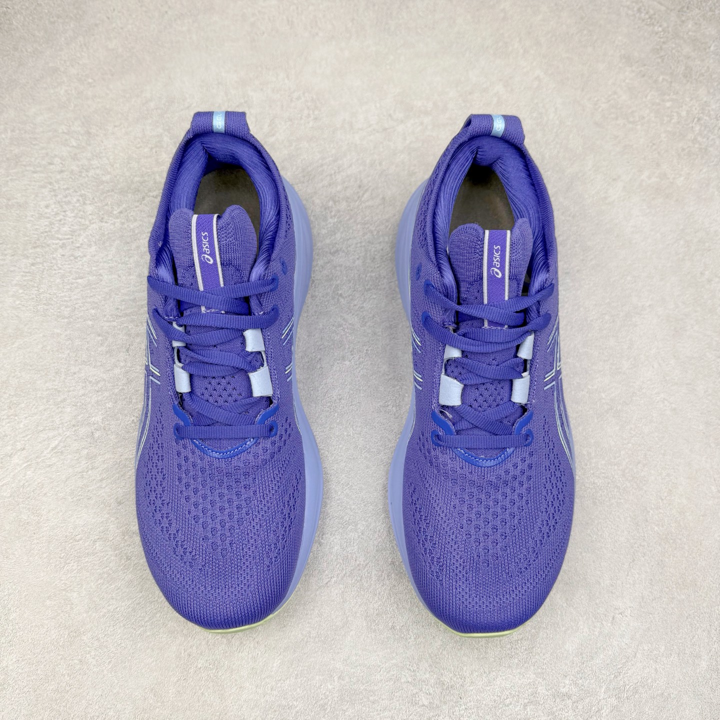 图片[2]-Asics GEL-Nimbus 26 亚瑟士缓震跑鞋 近年复古风潮的势头很旺 ASICS一直坚信保持身体的健康与活力是打造健康快乐的生活方式的最佳途径 ASICS为复古鞋型注入新设计 为玩家的街头穿搭提供了更多可能 GEL-NIMBUSTM9运动鞋最初是为中立和仰卧跑步者设计的长距离训练器 采用原始材料和关键细节重新设计 其Y2K时代的工业外观也被大胆的对比和色块所抵消 尺码：36 36.5 37.5 38 38.5 39 40 40.5 41.5 42 42.5 43.5 44 44.5 45-选品中心