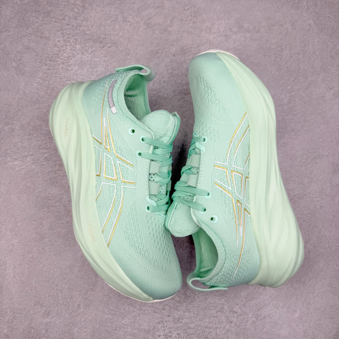 图片[3]-Asics GEL-Nimbus 26 亚瑟士缓震跑鞋 近年复古风潮的势头很旺 ASICS一直坚信保持身体的健康与活力是打造健康快乐的生活方式的最佳途径 ASICS为复古鞋型注入新设计 为玩家的街头穿搭提供了更多可能 GEL-NIMBUSTM9运动鞋最初是为中立和仰卧跑步者设计的长距离训练器 采用原始材料和关键细节重新设计 其Y2K时代的工业外观也被大胆的对比和色块所抵消 尺码：36 36.5 37.5 38 38.5 39 40 40.5 41.5 42 42.5 43.5 44 44.5 45-选品中心