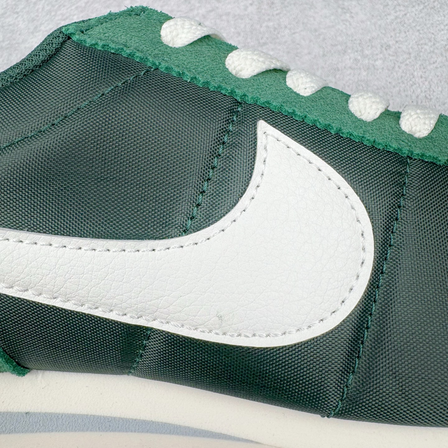 图片[19]-＃JC纯原 NK Classic Cortez Leather 阿甘复古初代皮革慢跑鞋 DZ2795-300 实体平台指令订单 全套原纸板楦头开发 原厂数据大底磨具 一比一鞋头弧度高度鞋身弧度 细节品控鞋型随意对比 正确烫金高频细节 公司级标准检验QC 区分市面一切版本 完美复刻阿甘复古鞋型 尺码：35.5 36 36.5 37.5 38 38.5 39 40 40.5 41 42 42.5 43 44 45-选品中心