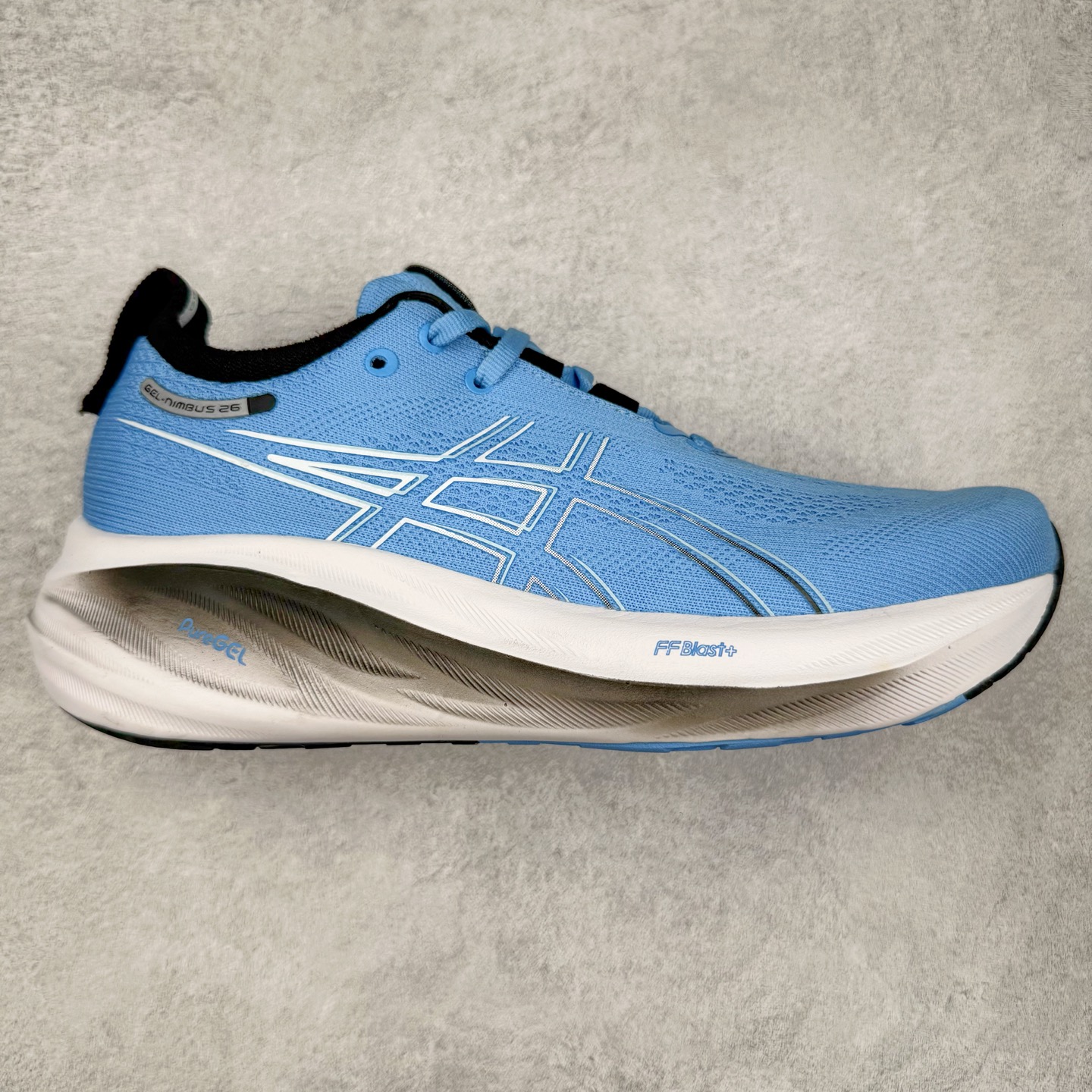 图片[3]-Asics GEL-Nimbus 26 亚瑟士缓震跑鞋 近年复古风潮的势头很旺 ASICS一直坚信保持身体的健康与活力是打造健康快乐的生活方式的最佳途径 ASICS为复古鞋型注入新设计 为玩家的街头穿搭提供了更多可能 GEL-NIMBUSTM9运动鞋最初是为中立和仰卧跑步者设计的长距离训练器 采用原始材料和关键细节重新设计 其Y2K时代的工业外观也被大胆的对比和色块所抵消 尺码：36 36.5 37.5 38 38.5 39 40 40.5 41.5 42 42.5 43.5 44 44.5 45-选品中心