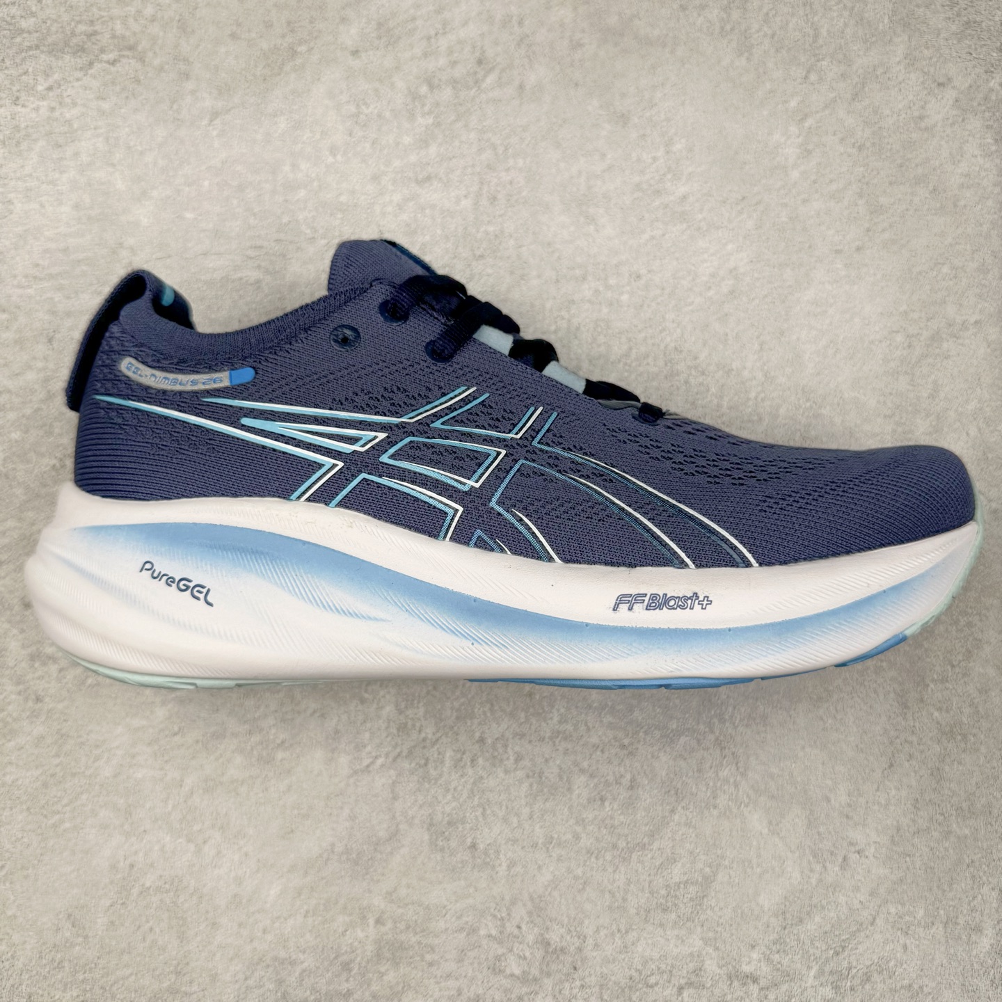 图片[6]-Asics GEL-Nimbus 26 亚瑟士缓震跑鞋 近年复古风潮的势头很旺 ASICS一直坚信保持身体的健康与活力是打造健康快乐的生活方式的最佳途径 ASICS为复古鞋型注入新设计 为玩家的街头穿搭提供了更多可能 GEL-NIMBUSTM9运动鞋最初是为中立和仰卧跑步者设计的长距离训练器 采用原始材料和关键细节重新设计 其Y2K时代的工业外观也被大胆的对比和色块所抵消 尺码：36 36.5 37.5 38 38.5 39 40 40.5 41.5 42 42.5 43.5 44 44.5 45-选品中心