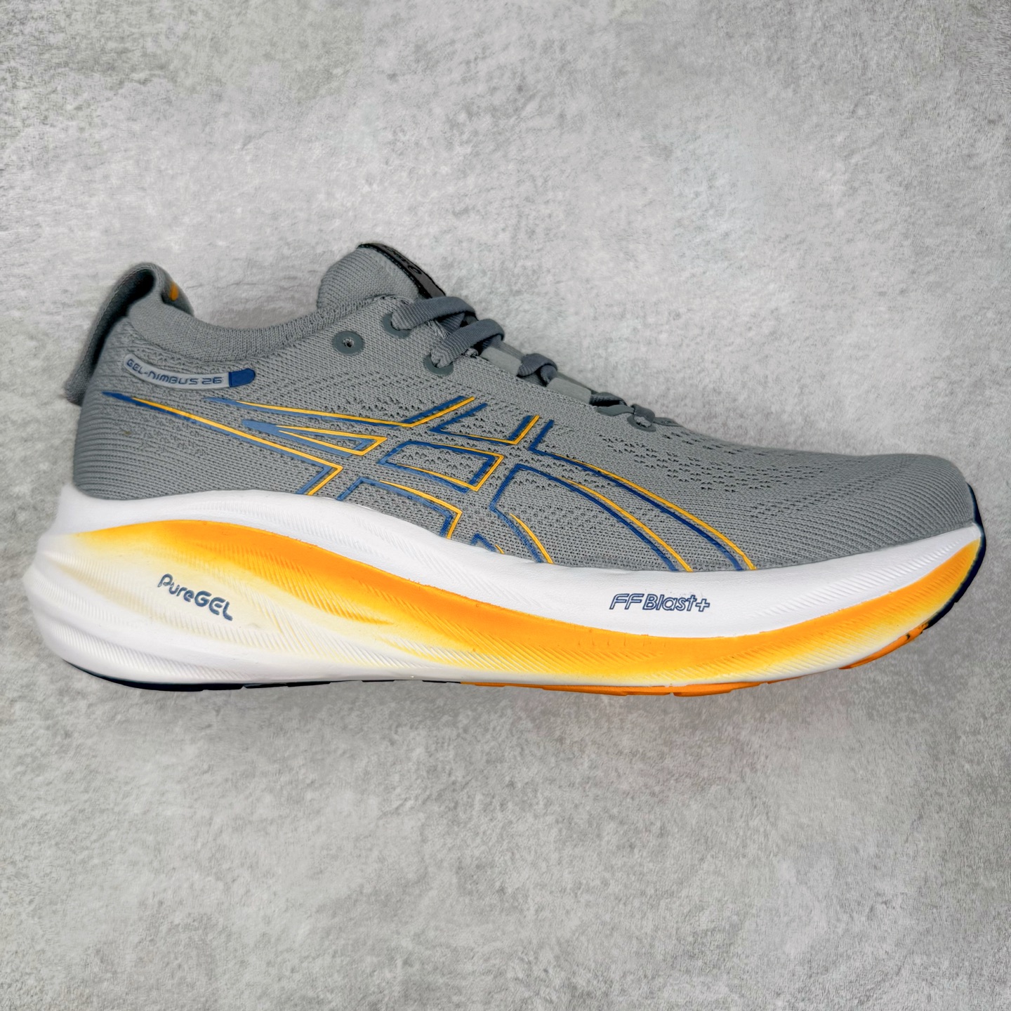 图片[4]-Asics GEL-Nimbus 26 亚瑟士缓震跑鞋 近年复古风潮的势头很旺 ASICS一直坚信保持身体的健康与活力是打造健康快乐的生活方式的最佳途径 ASICS为复古鞋型注入新设计 为玩家的街头穿搭提供了更多可能 GEL-NIMBUSTM9运动鞋最初是为中立和仰卧跑步者设计的长距离训练器 采用原始材料和关键细节重新设计 其Y2K时代的工业外观也被大胆的对比和色块所抵消 尺码：36 36.5 37.5 38 38.5 39 40 40.5 41.5 42 42.5 43.5 44 44.5 45-选品中心