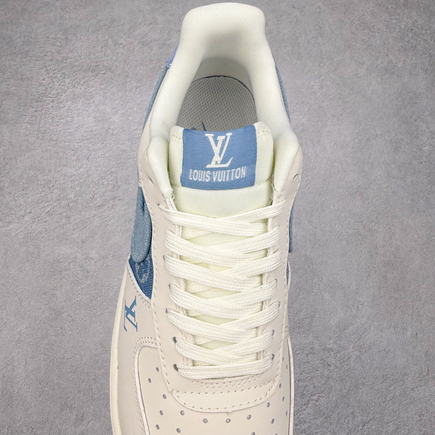 图片[5]-NK Air Force 1´07 Low 空军一号低帮百搭休闲运动板鞋 DF0188-068 柔软、弹性十足的缓震性能和出色的中底设计 横跨复古与现代的外型结合 造就出风靡全球 三十多年的Force 1 直到今天还深受青睐 实拍调校N版已经零色差零失真 百分百还原实物色彩所见即所得 不存在货不对板色差等低级问题 选购参考实物拍摄 不混卖不参货 只用心做好货严格选品 承诺混一赔十 尺码：36 36.5 37.5 38 38.5 39 40 40.5 41 42 42.5 43 44 44.5 45-选品中心