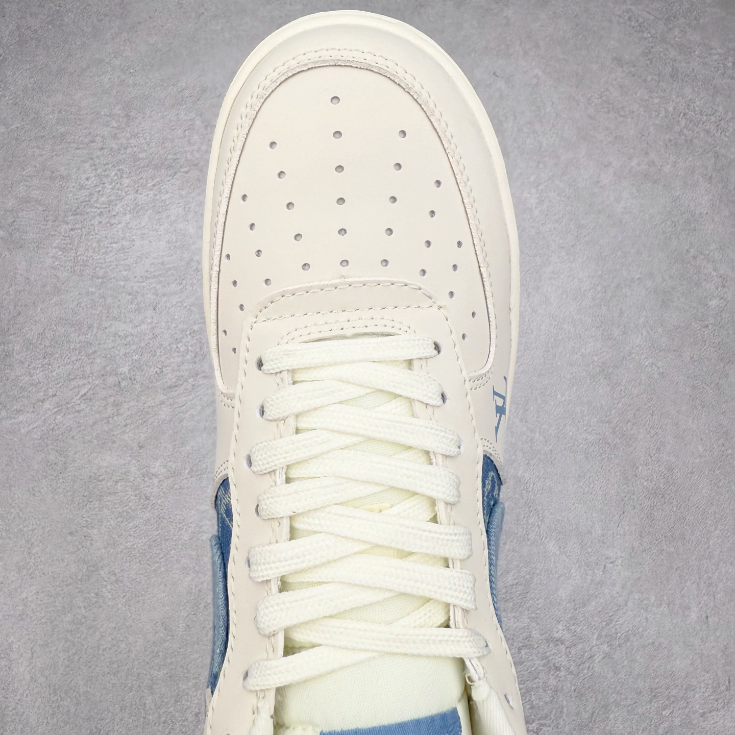 图片[4]-NK Air Force 1´07 Low 空军一号低帮百搭休闲运动板鞋 DF0188-068 柔软、弹性十足的缓震性能和出色的中底设计 横跨复古与现代的外型结合 造就出风靡全球 三十多年的Force 1 直到今天还深受青睐 实拍调校N版已经零色差零失真 百分百还原实物色彩所见即所得 不存在货不对板色差等低级问题 选购参考实物拍摄 不混卖不参货 只用心做好货严格选品 承诺混一赔十 尺码：36 36.5 37.5 38 38.5 39 40 40.5 41 42 42.5 43 44 44.5 45-选品中心