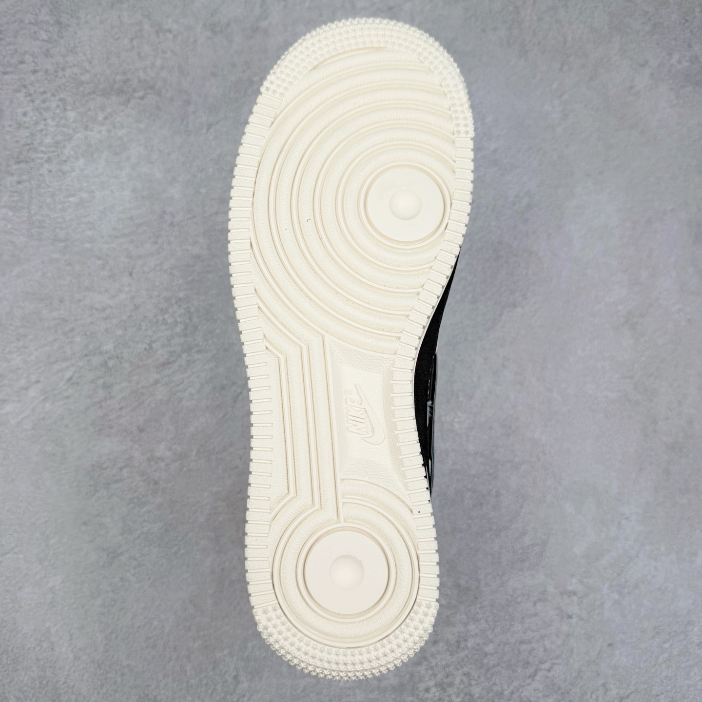 图片[9]-NK Air Force 1´07 Low 空军一号低帮百搭休闲运动板鞋 XX3168-206 柔软、弹性十足的缓震性能和出色的中底设计 横跨复古与现代的外型结合 造就出风靡全球 三十多年的Force 1 直到今天还深受青睐 实拍调校N版已经零色差零失真 百分百还原实物色彩所见即所得 不存在货不对板色差等低级问题 选购参考实物拍摄 不混卖不参货 只用心做好货严格选品 承诺混一赔十 尺码：36 36.5 37.5 38 38.5 39 40 40.5 41 42 42.5 43 44 44.5 45-选品中心