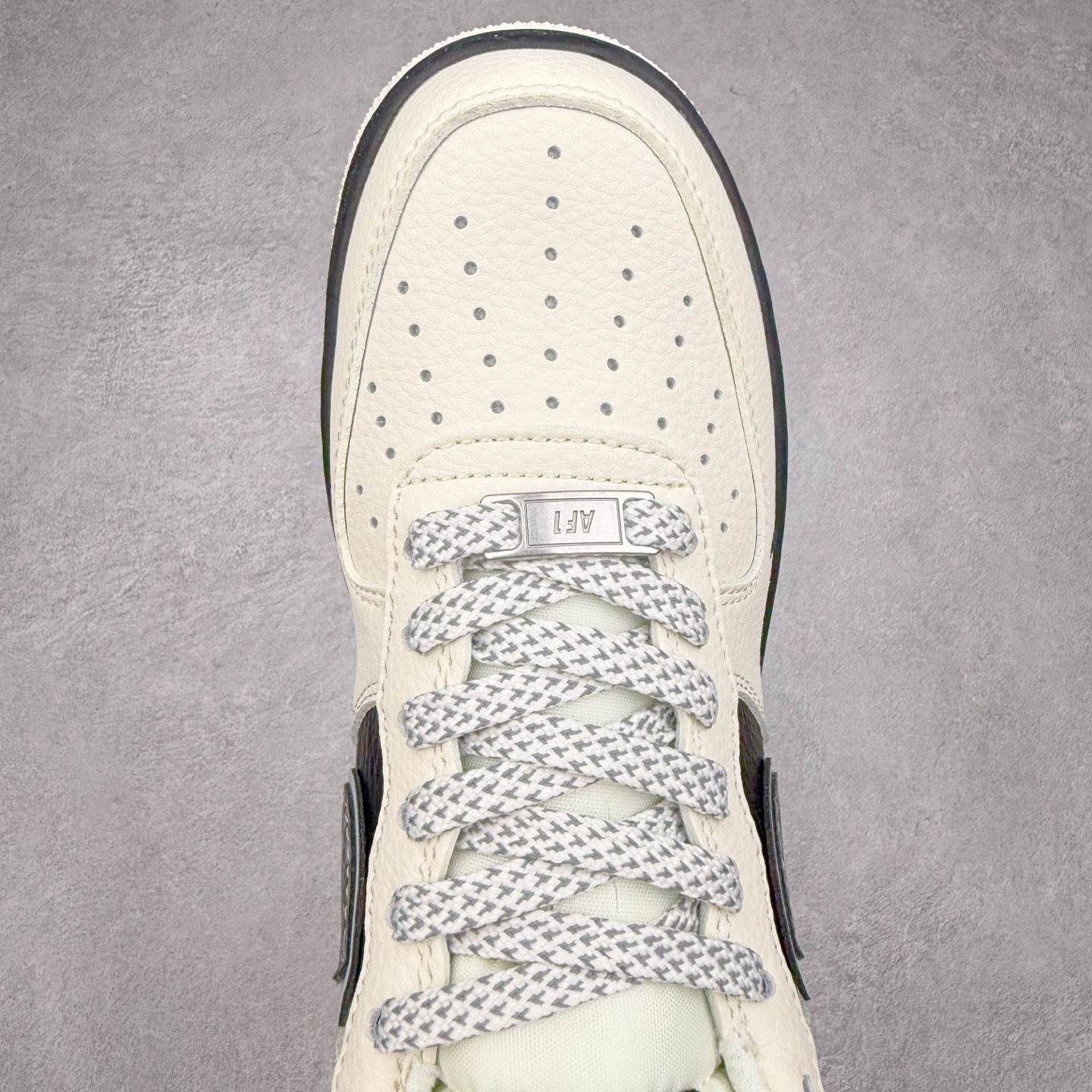 图片[4]-NK Air Force 1´07 Low 空军一号低帮百搭休闲运动板鞋 XX3168-206 柔软、弹性十足的缓震性能和出色的中底设计 横跨复古与现代的外型结合 造就出风靡全球 三十多年的Force 1 直到今天还深受青睐 实拍调校N版已经零色差零失真 百分百还原实物色彩所见即所得 不存在货不对板色差等低级问题 选购参考实物拍摄 不混卖不参货 只用心做好货严格选品 承诺混一赔十 尺码：36 36.5 37.5 38 38.5 39 40 40.5 41 42 42.5 43 44 44.5 45-选品中心