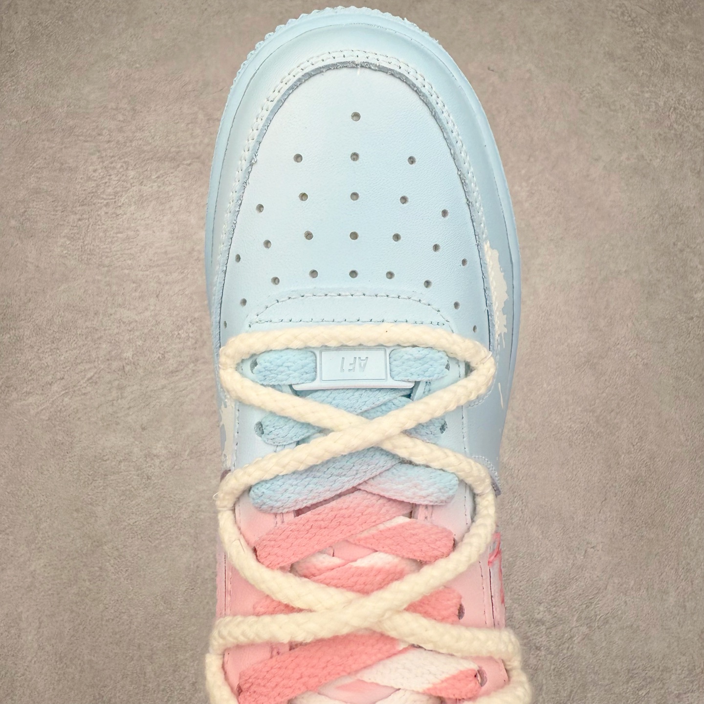 图片[4]-NK Air Force 1´07 Low 空军一号低帮百搭休闲运动板鞋 QX2032-707 柔软、弹性十足的缓震性能和出色的中底设计 横跨复古与现代的外型结合 造就出风靡全球 三十多年的Force 1 直到今天还深受青睐 实拍调校N版已经零色差零失真 百分百还原实物色彩所见即所得 不存在货不对板色差等低级问题 选购参考实物拍摄 不混卖不参货 只用心做好货严格选品 承诺混一赔十 尺码：36 36.5 37.5 38 38.5 39 40 40.5 41 42 42.5 43 44 44.5 45-选品中心