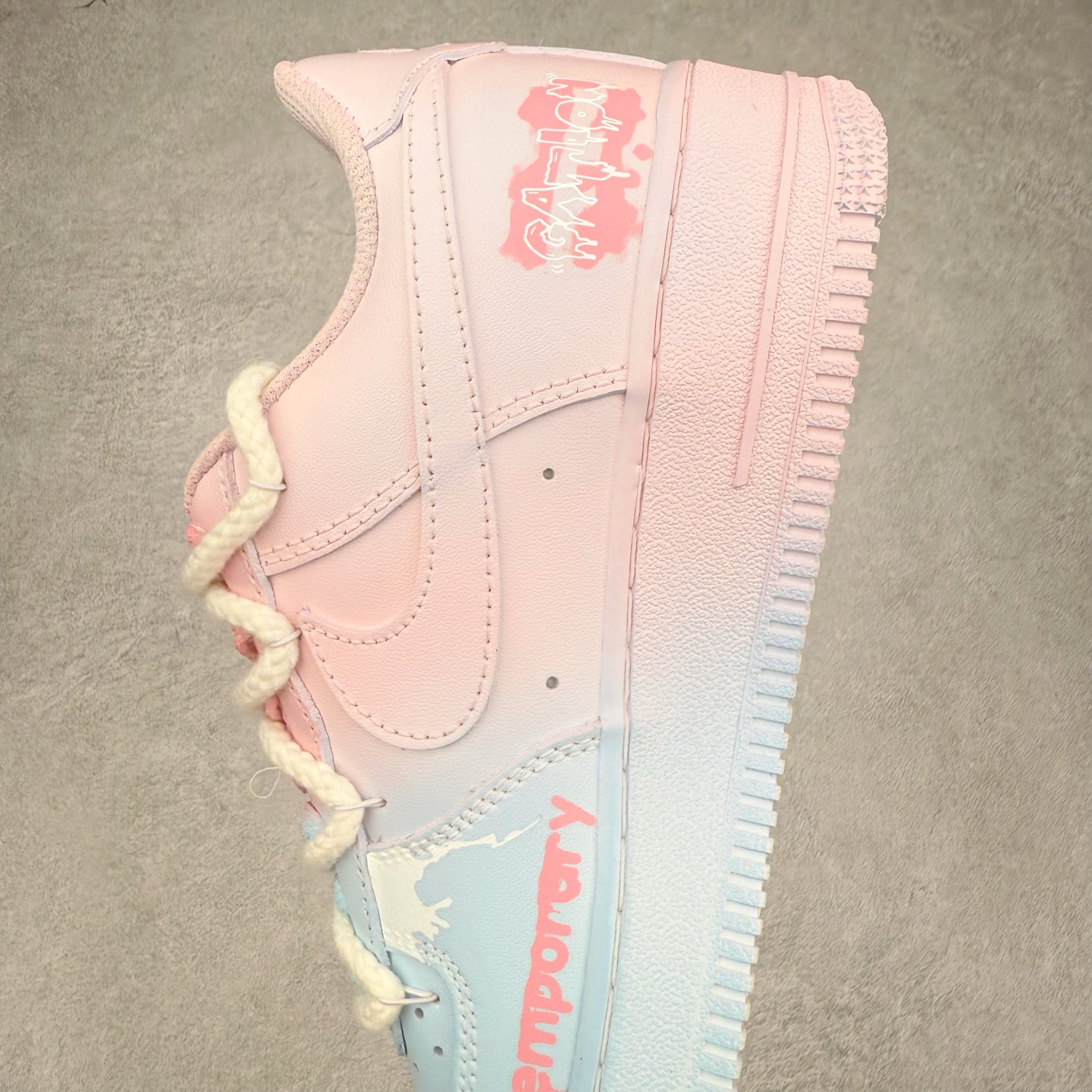 图片[7]-NK Air Force 1´07 Low 空军一号低帮百搭休闲运动板鞋 QX2032-707 柔软、弹性十足的缓震性能和出色的中底设计 横跨复古与现代的外型结合 造就出风靡全球 三十多年的Force 1 直到今天还深受青睐 实拍调校N版已经零色差零失真 百分百还原实物色彩所见即所得 不存在货不对板色差等低级问题 选购参考实物拍摄 不混卖不参货 只用心做好货严格选品 承诺混一赔十 尺码：36 36.5 37.5 38 38.5 39 40 40.5 41 42 42.5 43 44 44.5 45-选品中心