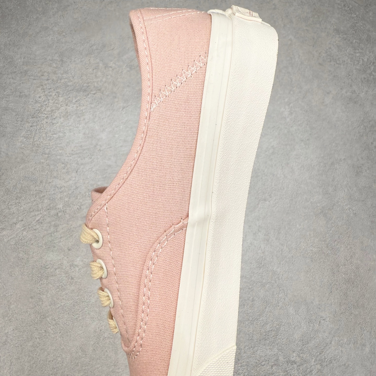 图片[7]-Vans Authentic 44 Premium 粉色 万斯官方 舒适简约时尚低帮帆布鞋 炎炎夏日配上一双粉色帆布鞋 打造复古街感 简约出型 货号：VN000D4YFBM 尺码：35 36 36.5 37 38 38.5 39 40 40.5 41 42 42.5 43 44-选品中心