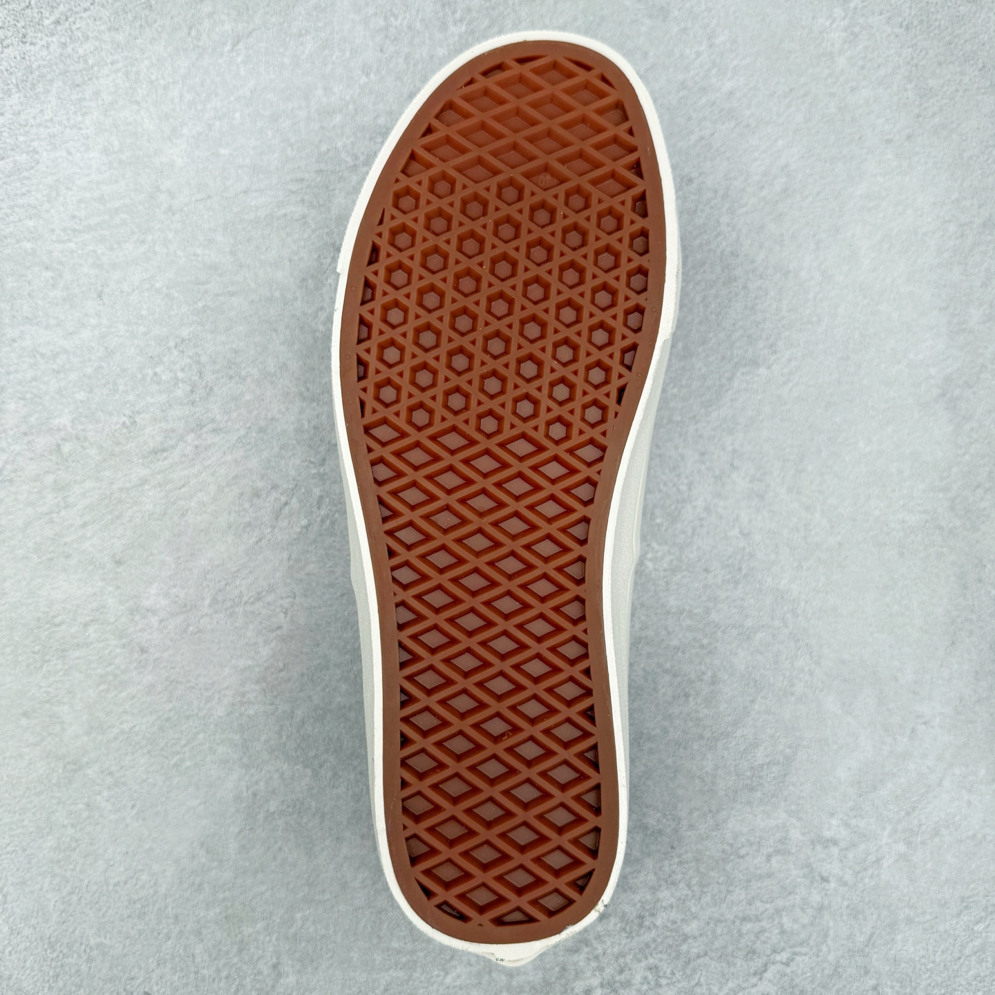 图片[9]-Vans Authentic 44 Premium 粉色 万斯官方 舒适简约时尚低帮帆布鞋 炎炎夏日配上一双粉色帆布鞋 打造复古街感 简约出型 货号：VN000D4YFBM 尺码：35 36 36.5 37 38 38.5 39 40 40.5 41 42 42.5 43 44-选品中心