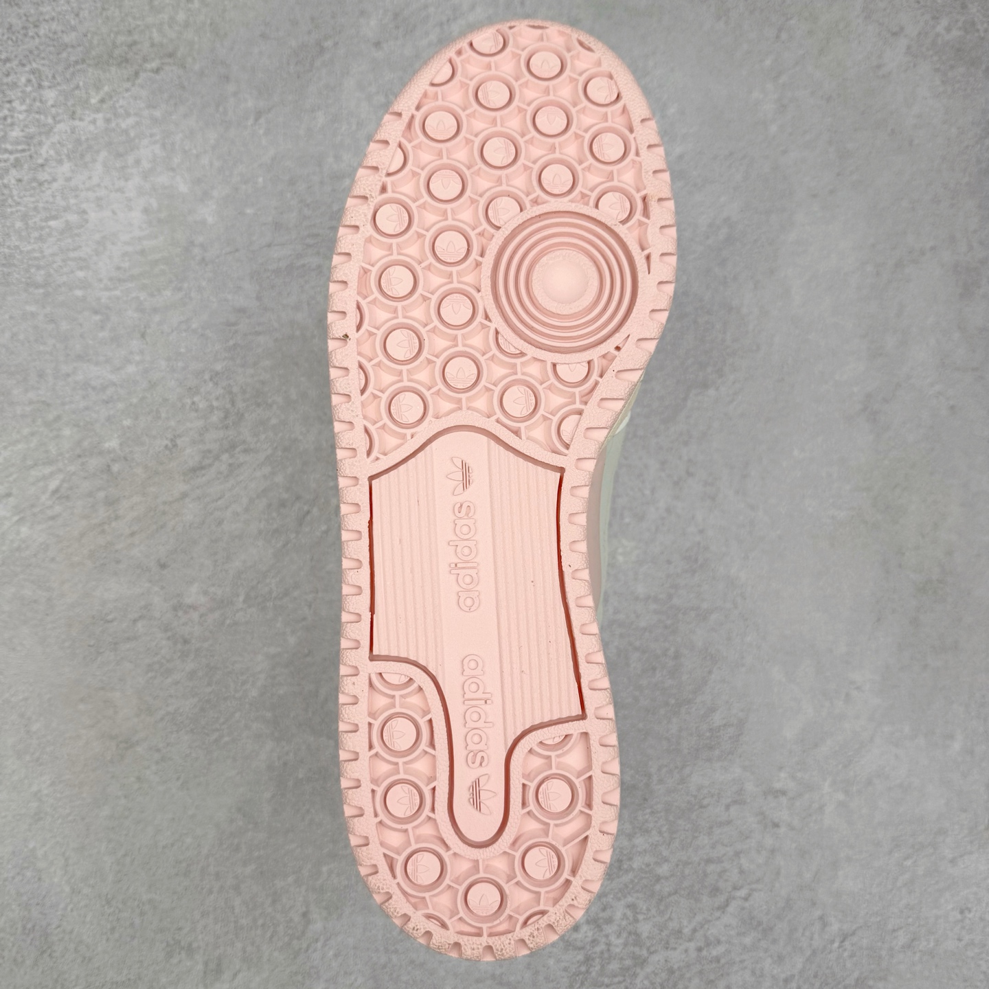 图片[9]-AD Forum 84 Low OG 低帮百搭潮流休闲运动板鞋 JR8032 以复古篮球鞋的外形为基础 采用皮革拼接 简约百搭 更加贴合舒适 中底内侧网格造型起到点睛之笔 外底橡胶 更显复古 尺码：36 36.5 37.5 38 38.5 39 40 40.5 41 42 42.5 43 44 44.5 45-选品中心