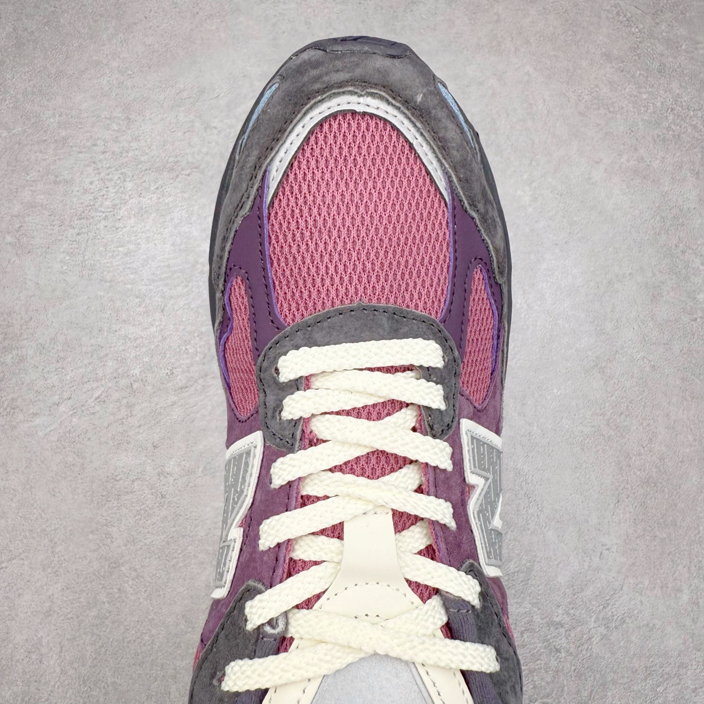 图片[4]-New Balance NB2010系列新百伦经典复古休闲运动板鞋 以ENCAP中底配以升级版 N-ERGY缓震物料 鞋面则采用特色的柔软麂皮搭以NewBalance经典的尼龙网布 低调中还原跑鞋本真 更年轻化的设计理念与材质 让新世代青年得以用全新视角体验经典鞋款的传奇魅力尺码：36 37 37.5 38 38.5 39.5 40 40.5 41.5 42 42.5 43 44 45-选品中心