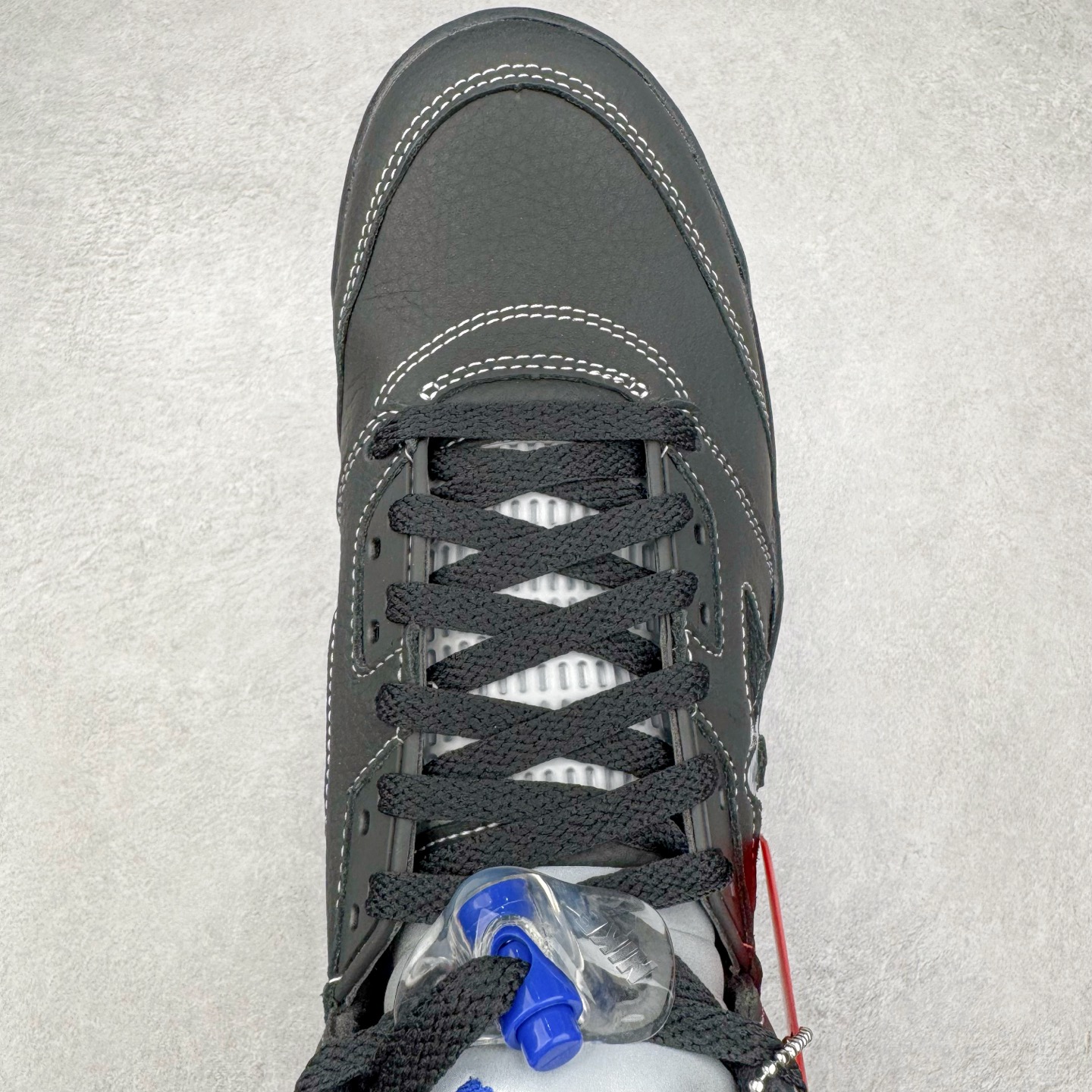 图片[4]-＃PK纯原 Awake NY x Air Jordan AJ5 联名黑蓝 DV4982-004 SZ原厂全套原楦原纸板磨具开发 原厂皮料加持 原厂港宝加持定型后跟R度完美 同源原厂电绣 飞人针数密度立体效果一致 原厂拉帮手法 原厂配置纸衬高频鞋盒 原厂指令配双鞋带 原厂TPU网格鞋带扣 超高鞋面清洁度 最高QC检验标准 控制溢胶瑕疵 到手可放心比对发售原鞋 上脚百分百充正驾驭 尺码：40 40.5 41 42 42.5 43 44 44.5 45 46 47.5-选品中心