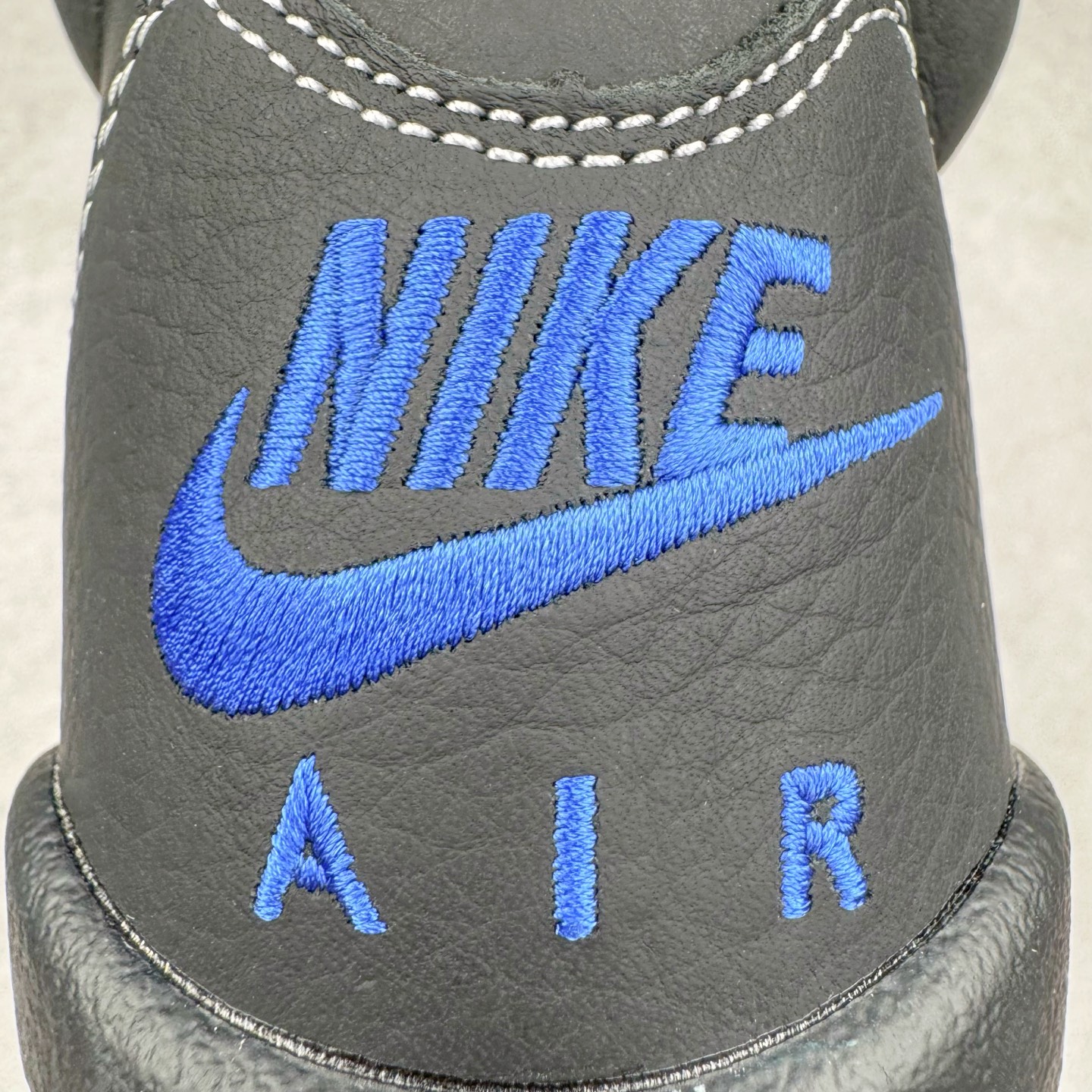 图片[15]-＃PK纯原 Awake NY x Air Jordan AJ5 联名黑蓝 DV4982-004 SZ原厂全套原楦原纸板磨具开发 原厂皮料加持 原厂港宝加持定型后跟R度完美 同源原厂电绣 飞人针数密度立体效果一致 原厂拉帮手法 原厂配置纸衬高频鞋盒 原厂指令配双鞋带 原厂TPU网格鞋带扣 超高鞋面清洁度 最高QC检验标准 控制溢胶瑕疵 到手可放心比对发售原鞋 上脚百分百充正驾驭 尺码：40 40.5 41 42 42.5 43 44 44.5 45 46 47.5-选品中心