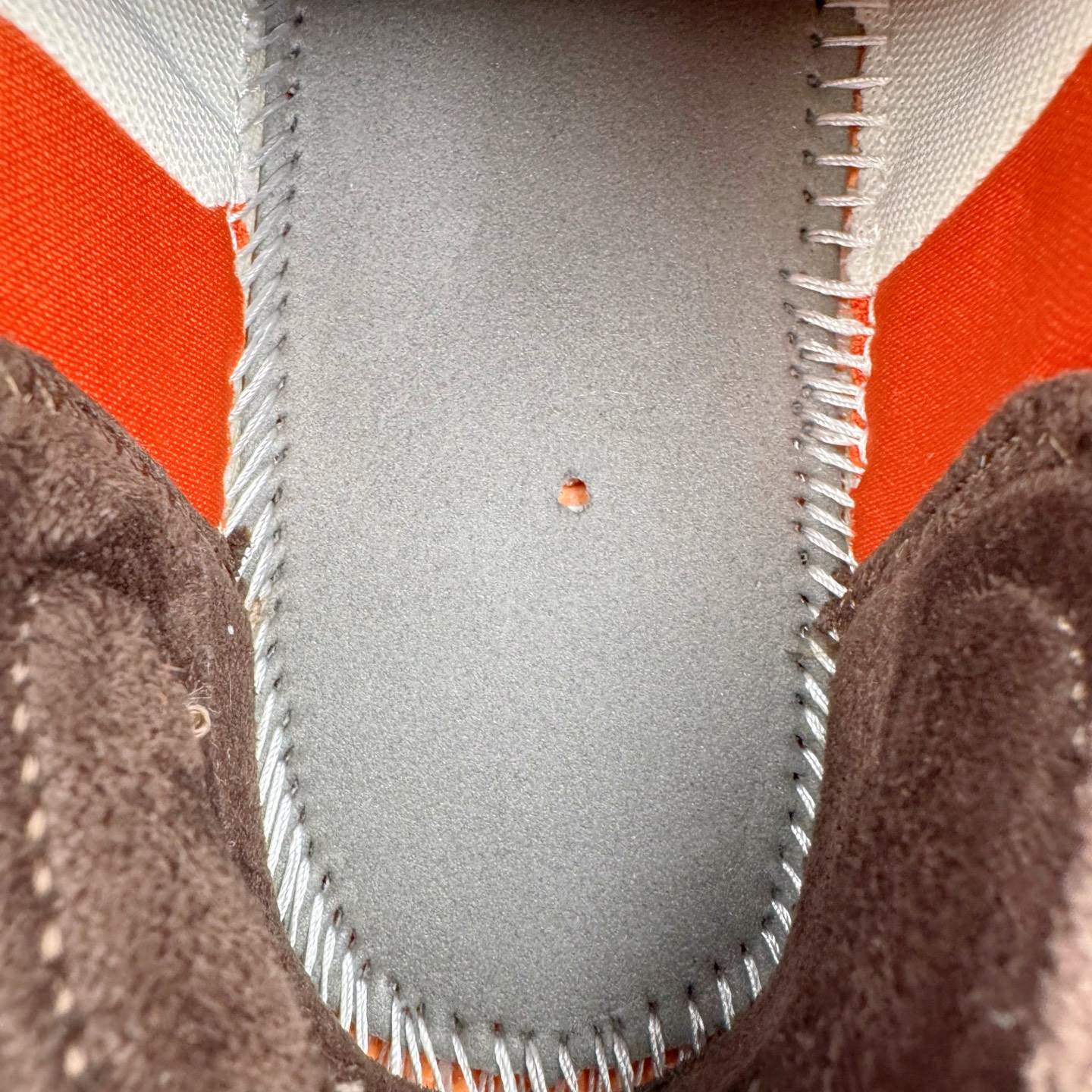 图片[10]-＃纯原 Altra OLYMPUS 6 奥创奥林匹斯六代舒适百搭防滑耐磨低帮户外跑步鞋 2009年，长跑精英运动员Golden Harper在美国犹他州创立了“Altra Footwear”，跑鞋特点是采用舒适的FootShape™M（很适鞋楦）设计和独特的BalancedCushioning™（平衡缓冲）技术，帮助遭受伤病困扰的跑者回归跑步，从而迅速积累起良好的口碑。2011年品牌迅速发展，屡获大奖。2015年开始不仅占据全美跑鞋前十，足迹更是遍布全球。2016年Altra正式进入中国市场，凭借独特的品牌风格以及出色的性能表现，三年来获得越来越多普通跑者的喜爱。销售业绩增长迅速，成为中国越野跑市场占有量前三的跑鞋品牌。实拍调校N版已经零色差零失真 百分百还原实物色彩所见即所得 不存在货不对板色差等低级问题 选购参考实物拍摄 不混卖不参货 只用心做好货严格选品 承诺混一赔十 尺码：39 40 40.5 41 42 42.5 43 44 44.5 45-选品中心