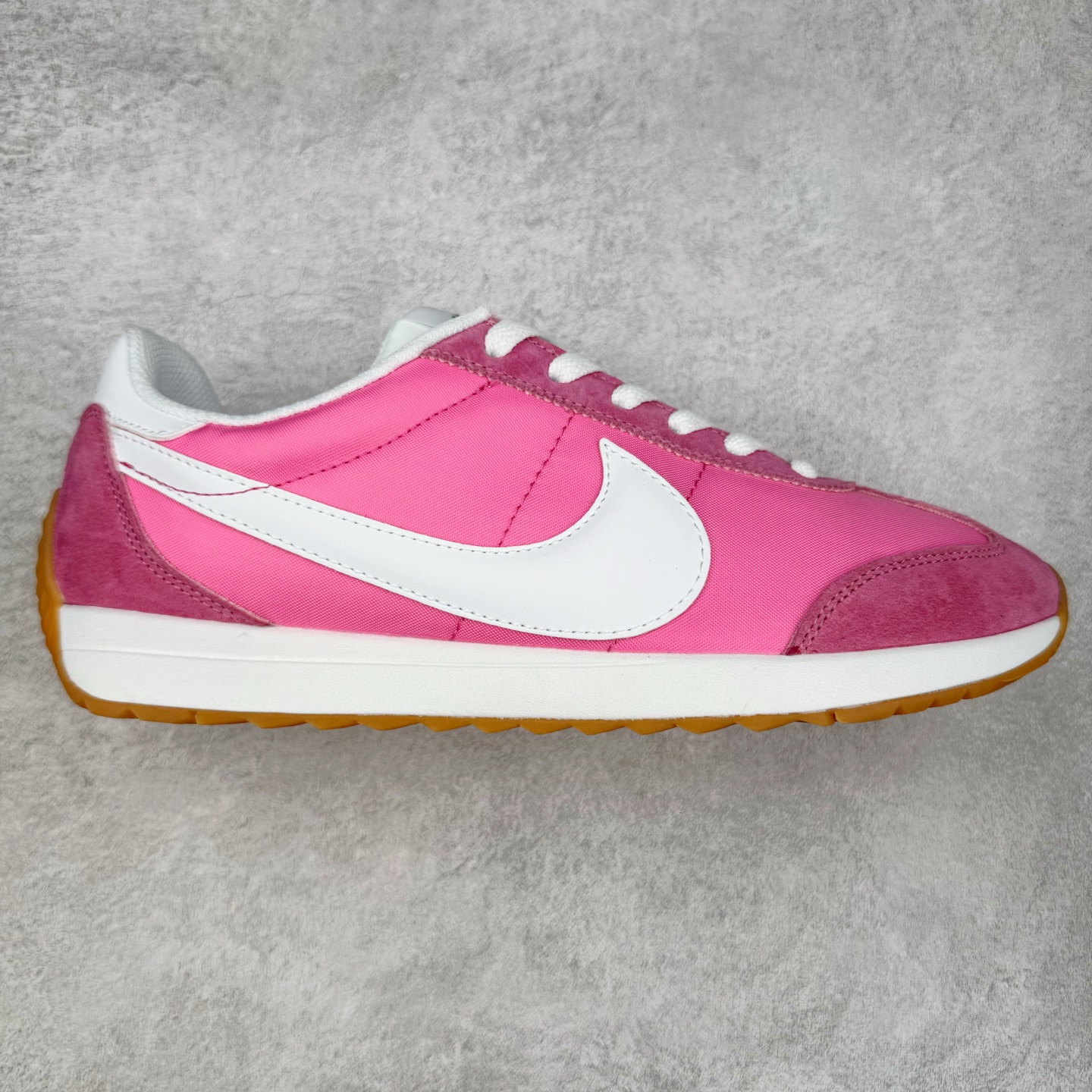 NK Pacific 华夫舒适百搭个性减震低帮生活休闲鞋 HM4771-602 秉承元年款经典风格 糅合防水鞋面设计 传统鞋带系统和覆面设计增强贴合感 提升耐久性 彰显经典风格 EVA 泡棉中底轻盈缓震 纯色橡胶外底搭配人字形底纹 缔造出色耐久性和多向抓地力 天猫订单本实体可操作原价款 尺码: 36 36.5 37 38 38.5 39 40 40.5 41 42 42.5 43 44 45-选品中心