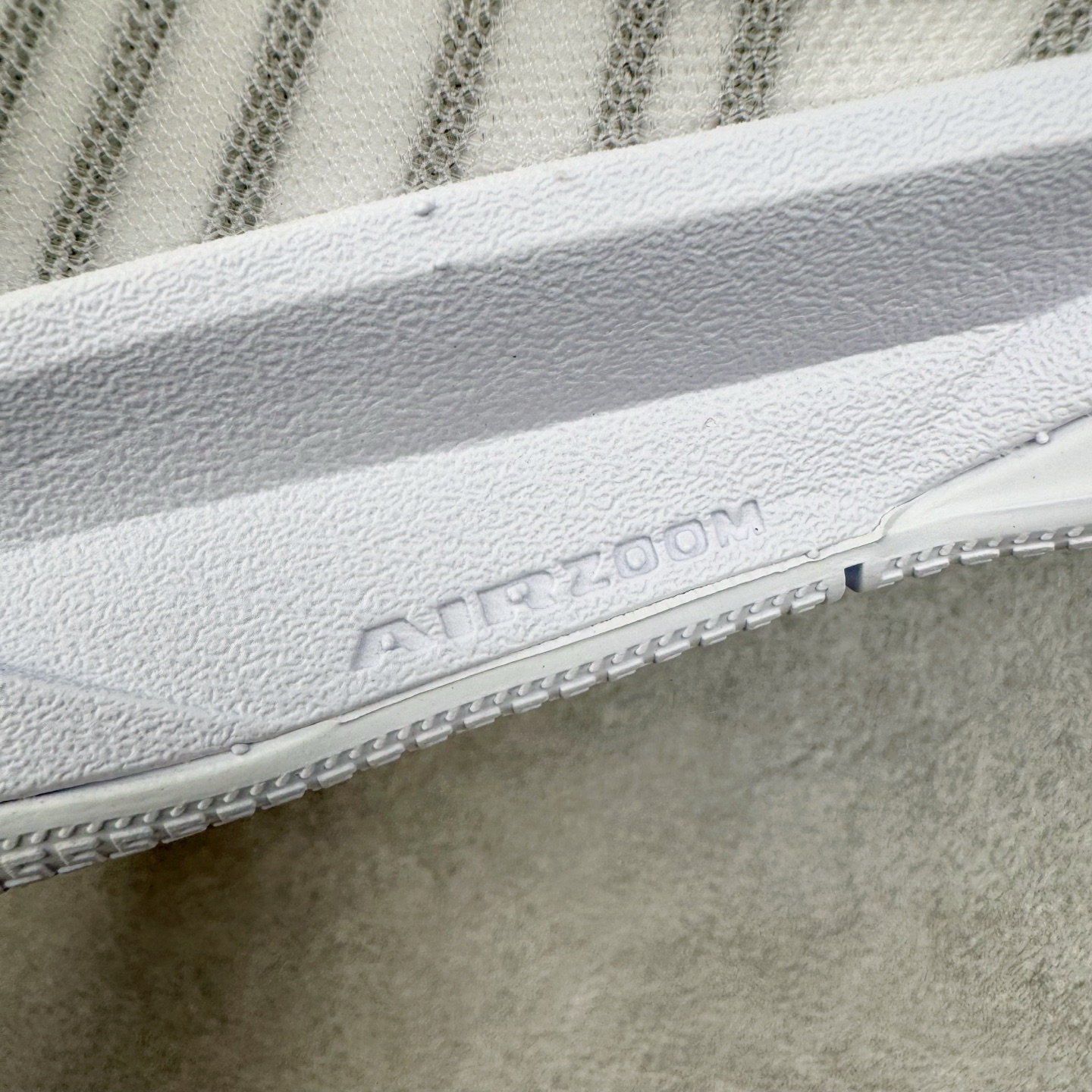 图片[22]-＃Max/灭世 NK Sabrina 2 萨布丽娜二代签名减震防滑低帮篮球鞋 白银 FZ1517-101 革新登场🌪🔝颠覆革新出货‼️缓震配置独家革新！实战属性直接拉满👊🏻实战天花板上限再度提升！实战亲测-性能体验吊打国产同价位鞋款 ⚫️前掌扇形zoom➕增配中足抗扭片➕增配后掌马蹄ZOOM气垫（正品仅配置前掌扇形zoom） 完美解决 正品抗扭不足问题 ⚫️采用科比5代鞋楦以及龙骨数据打造！前后落差仅6mm！小科5实至名归！ ⚫️鞋身➕鞋头增配高频补强层，提升鞋头以及脚踝支撑性 ⚫️鞋垫采用高弹缓震垫材质-磨合一场直接贴合脚型☑️ ⚫️外底加厚2mm，升级止滑配方，磨合一次，抓地原地起飞 后卫旗舰有且只在灭世纯原（支持市场任意货品正面PK） 真材实料，肉眼可见！革新升级绝非空穴来风！灭世纯原内外兼修，用态度诠释最强实战货品👊🏻 尺码：39-46（尺码建议：标准亚洲楦 无需大半码）-选品中心