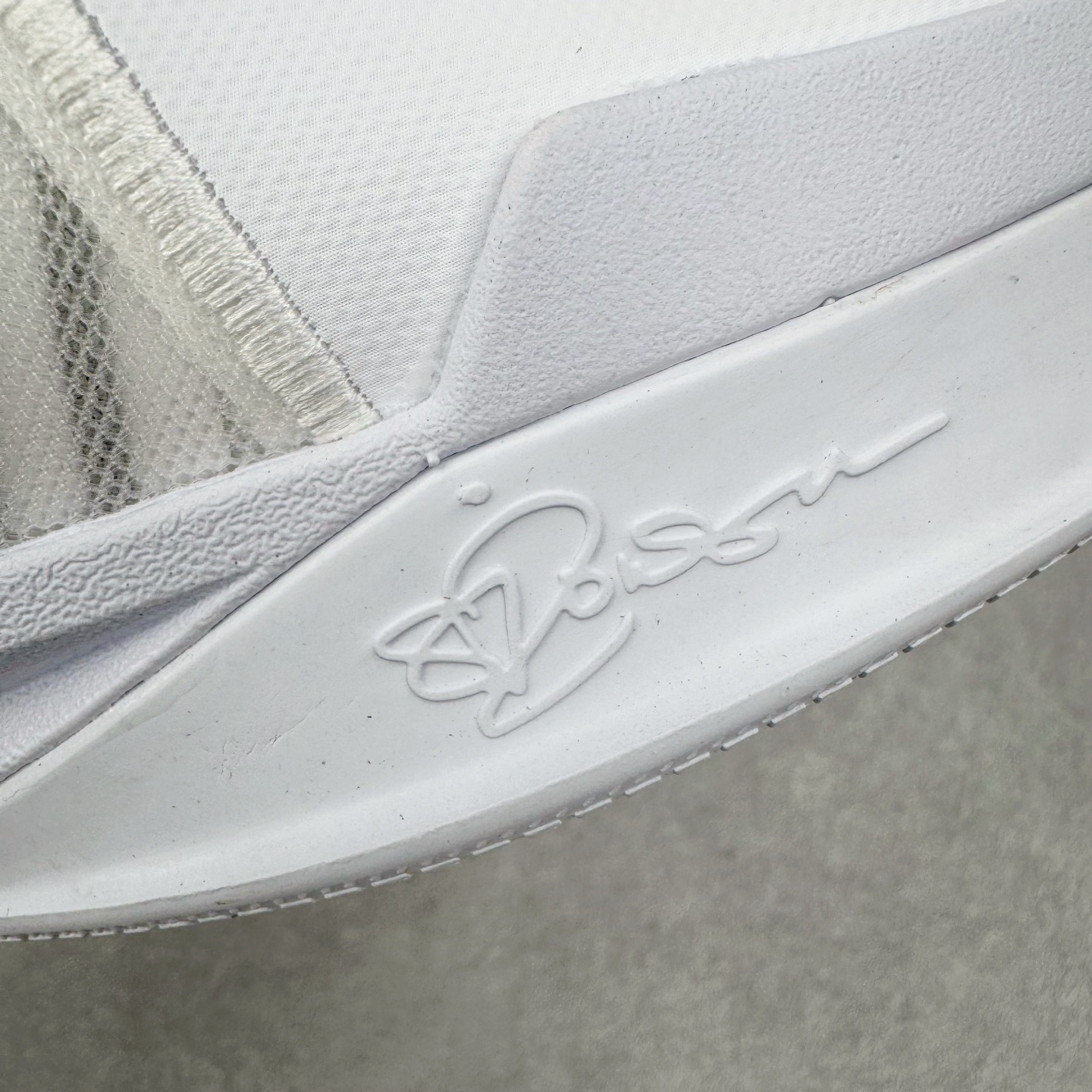 图片[15]-＃Max/灭世 NK Sabrina 2 萨布丽娜二代签名减震防滑低帮篮球鞋 白银 FZ1517-101 革新登场🌪🔝颠覆革新出货‼️缓震配置独家革新！实战属性直接拉满👊🏻实战天花板上限再度提升！实战亲测-性能体验吊打国产同价位鞋款 ⚫️前掌扇形zoom➕增配中足抗扭片➕增配后掌马蹄ZOOM气垫（正品仅配置前掌扇形zoom） 完美解决 正品抗扭不足问题 ⚫️采用科比5代鞋楦以及龙骨数据打造！前后落差仅6mm！小科5实至名归！ ⚫️鞋身➕鞋头增配高频补强层，提升鞋头以及脚踝支撑性 ⚫️鞋垫采用高弹缓震垫材质-磨合一场直接贴合脚型☑️ ⚫️外底加厚2mm，升级止滑配方，磨合一次，抓地原地起飞 后卫旗舰有且只在灭世纯原（支持市场任意货品正面PK） 真材实料，肉眼可见！革新升级绝非空穴来风！灭世纯原内外兼修，用态度诠释最强实战货品👊🏻 尺码：39-46（尺码建议：标准亚洲楦 无需大半码）-选品中心