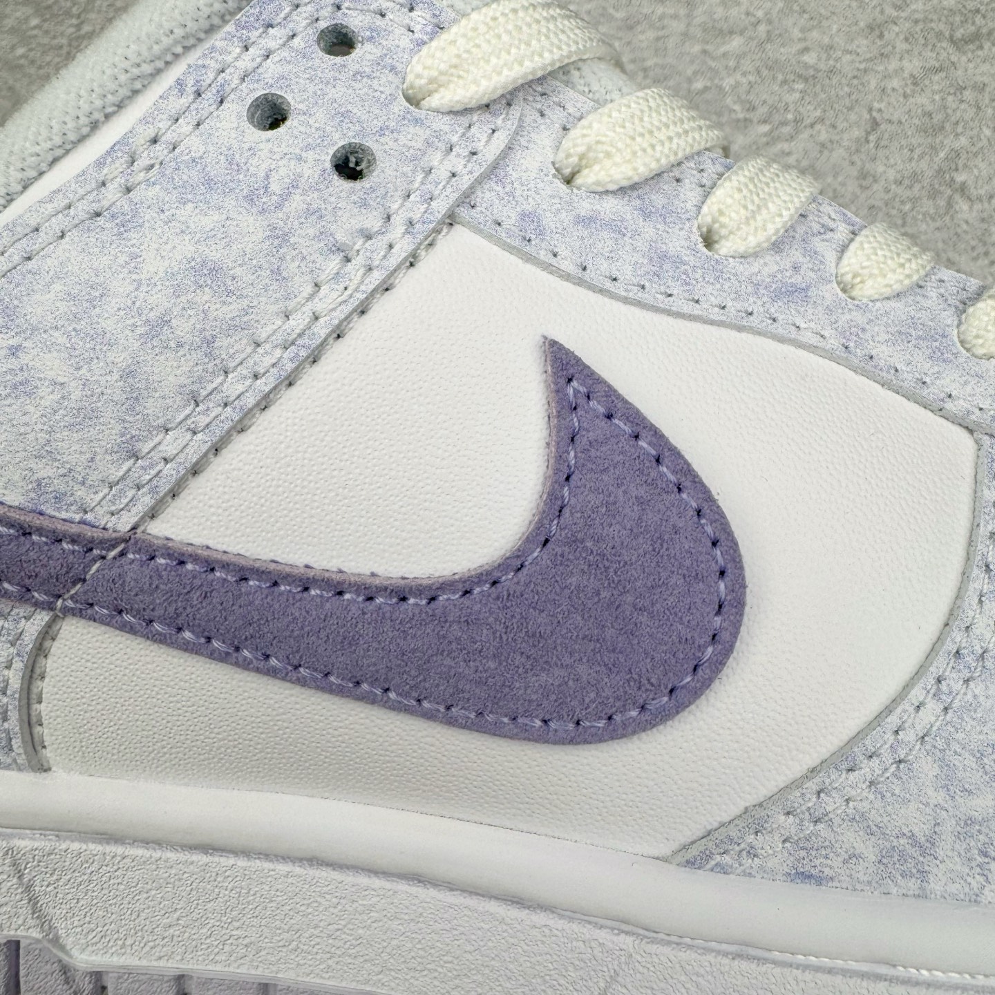 图片[11]-＃YC纯原 NK Dunk Low Purple Pulse 紫色扎染 DM9467-500 实力大厂出品 新配色陆续开发 利润个位数只为口碑 全套原纸板楦头开发 确保原汁原味 完美呈现DUNK版型 一比一鞋头弧度高度鞋身弧度 此版本只针对中端市场 皮料材质有所更替 其他数据细节工艺流程均保持一致 绝不口嗨 细节品控鞋型随意对比 独家私模官方第六代原厂航空铝磨具打磨大底 鞋头坡度极致还原 无解鞋型 原盒原配 圈内天花板工艺 原厂玻璃冲刀 超高清洁度 全鞋零毛边皮料切割 原厂中底布点胶 中底布拉帮走线遵循公司 尺码：36 36.5 37.5 38 38.5 39 40 40.5 41 42 42.5 43 44 44.5 45 46-选品中心