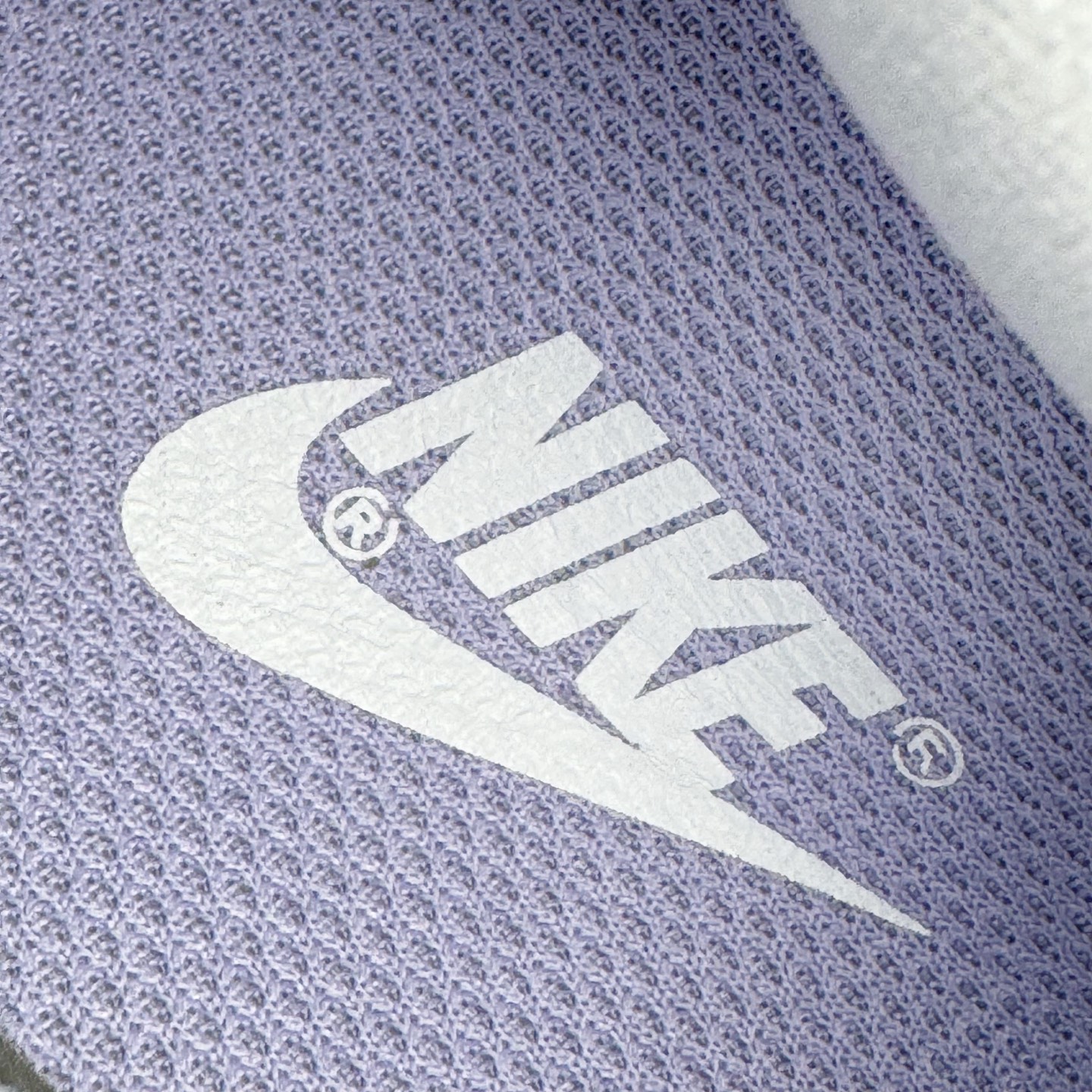 图片[19]-＃YC纯原 NK Dunk Low Purple Pulse 紫色扎染 DM9467-500 实力大厂出品 新配色陆续开发 利润个位数只为口碑 全套原纸板楦头开发 确保原汁原味 完美呈现DUNK版型 一比一鞋头弧度高度鞋身弧度 此版本只针对中端市场 皮料材质有所更替 其他数据细节工艺流程均保持一致 绝不口嗨 细节品控鞋型随意对比 独家私模官方第六代原厂航空铝磨具打磨大底 鞋头坡度极致还原 无解鞋型 原盒原配 圈内天花板工艺 原厂玻璃冲刀 超高清洁度 全鞋零毛边皮料切割 原厂中底布点胶 中底布拉帮走线遵循公司 尺码：36 36.5 37.5 38 38.5 39 40 40.5 41 42 42.5 43 44 44.5 45 46-选品中心