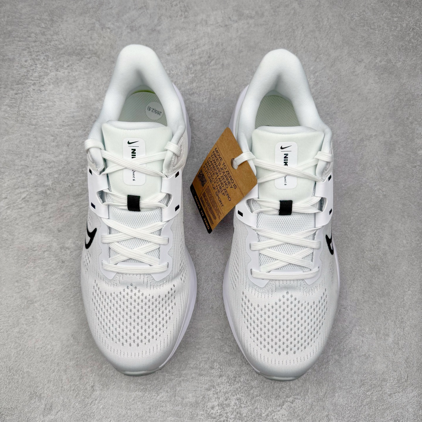 图片[2]-＃TG纯原 NK Quest 6 极致六代网面透气休闲跑步鞋 FD6033-100 简约高科技设计采用多层材料 为双足带来凉爽感受和稳固体验时尚鞋面搭配中足包覆设计 提供稳固贴合感 一层网眼布材质 在跑步期间为你带来轻盈透气性能 同时展现利落外观 加高叠层设计 为每一步带来柔软缓震性能 具备出色抓地力与耐穿着性 舒适感出众 货号：DD0204-301 尺码：36 36.5 37.5 38 38.5 39 40 40.5 41 42 42.5 43 44 44.5 45-选品中心