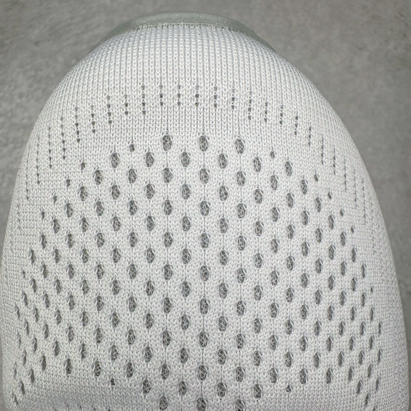 图片[14]-＃TG纯原 NK Quest 6 极致六代网面透气休闲跑步鞋 FD6033-100 简约高科技设计采用多层材料 为双足带来凉爽感受和稳固体验时尚鞋面搭配中足包覆设计 提供稳固贴合感 一层网眼布材质 在跑步期间为你带来轻盈透气性能 同时展现利落外观 加高叠层设计 为每一步带来柔软缓震性能 具备出色抓地力与耐穿着性 舒适感出众 货号：DD0204-301 尺码：36 36.5 37.5 38 38.5 39 40 40.5 41 42 42.5 43 44 44.5 45-选品中心