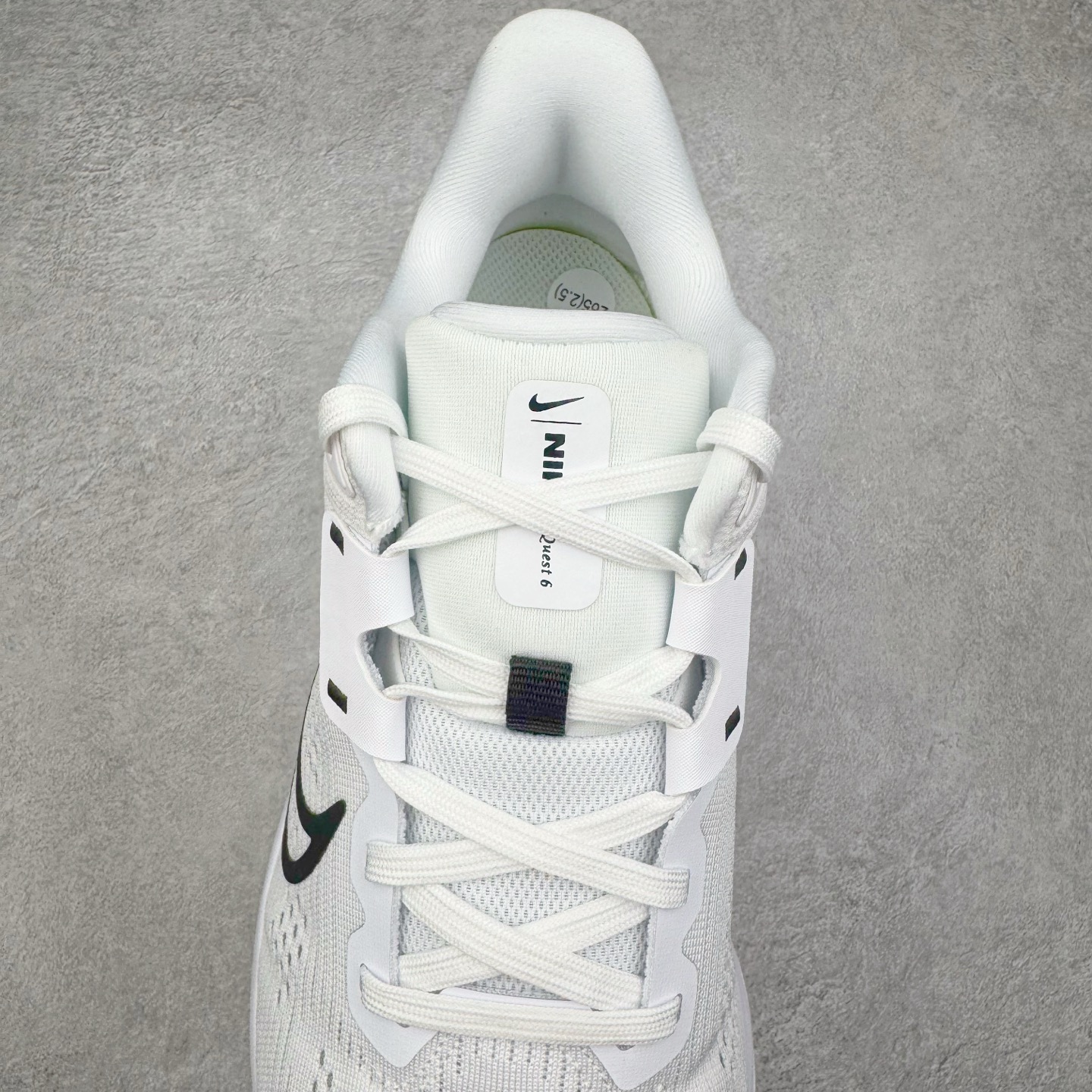 图片[5]-＃TG纯原 NK Quest 6 极致六代网面透气休闲跑步鞋 FD6033-100 简约高科技设计采用多层材料 为双足带来凉爽感受和稳固体验时尚鞋面搭配中足包覆设计 提供稳固贴合感 一层网眼布材质 在跑步期间为你带来轻盈透气性能 同时展现利落外观 加高叠层设计 为每一步带来柔软缓震性能 具备出色抓地力与耐穿着性 舒适感出众 货号：DD0204-301 尺码：36 36.5 37.5 38 38.5 39 40 40.5 41 42 42.5 43 44 44.5 45-选品中心