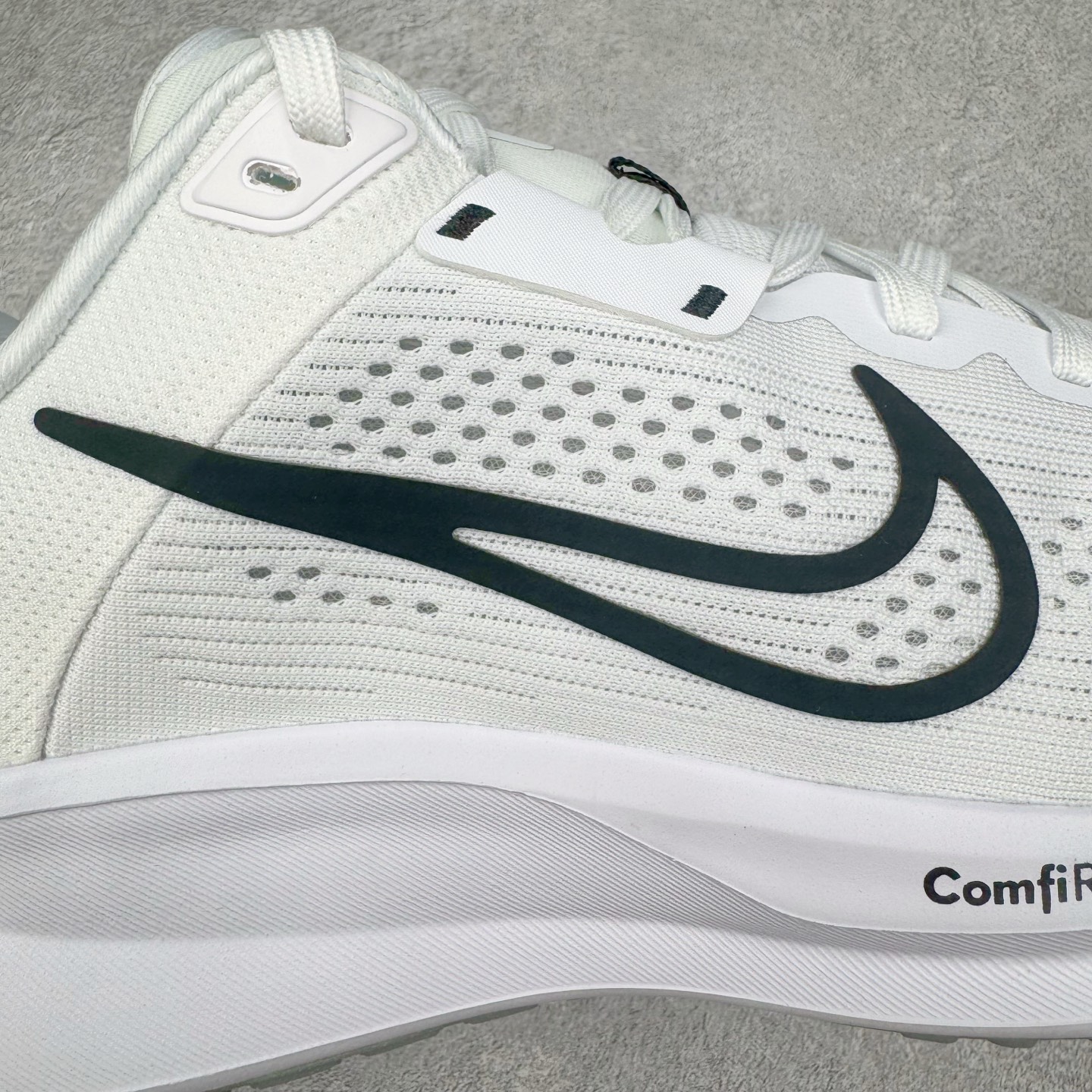 图片[12]-＃TG纯原 NK Quest 6 极致六代网面透气休闲跑步鞋 FD6033-100 简约高科技设计采用多层材料 为双足带来凉爽感受和稳固体验时尚鞋面搭配中足包覆设计 提供稳固贴合感 一层网眼布材质 在跑步期间为你带来轻盈透气性能 同时展现利落外观 加高叠层设计 为每一步带来柔软缓震性能 具备出色抓地力与耐穿着性 舒适感出众 货号：DD0204-301 尺码：36 36.5 37.5 38 38.5 39 40 40.5 41 42 42.5 43 44 44.5 45-选品中心