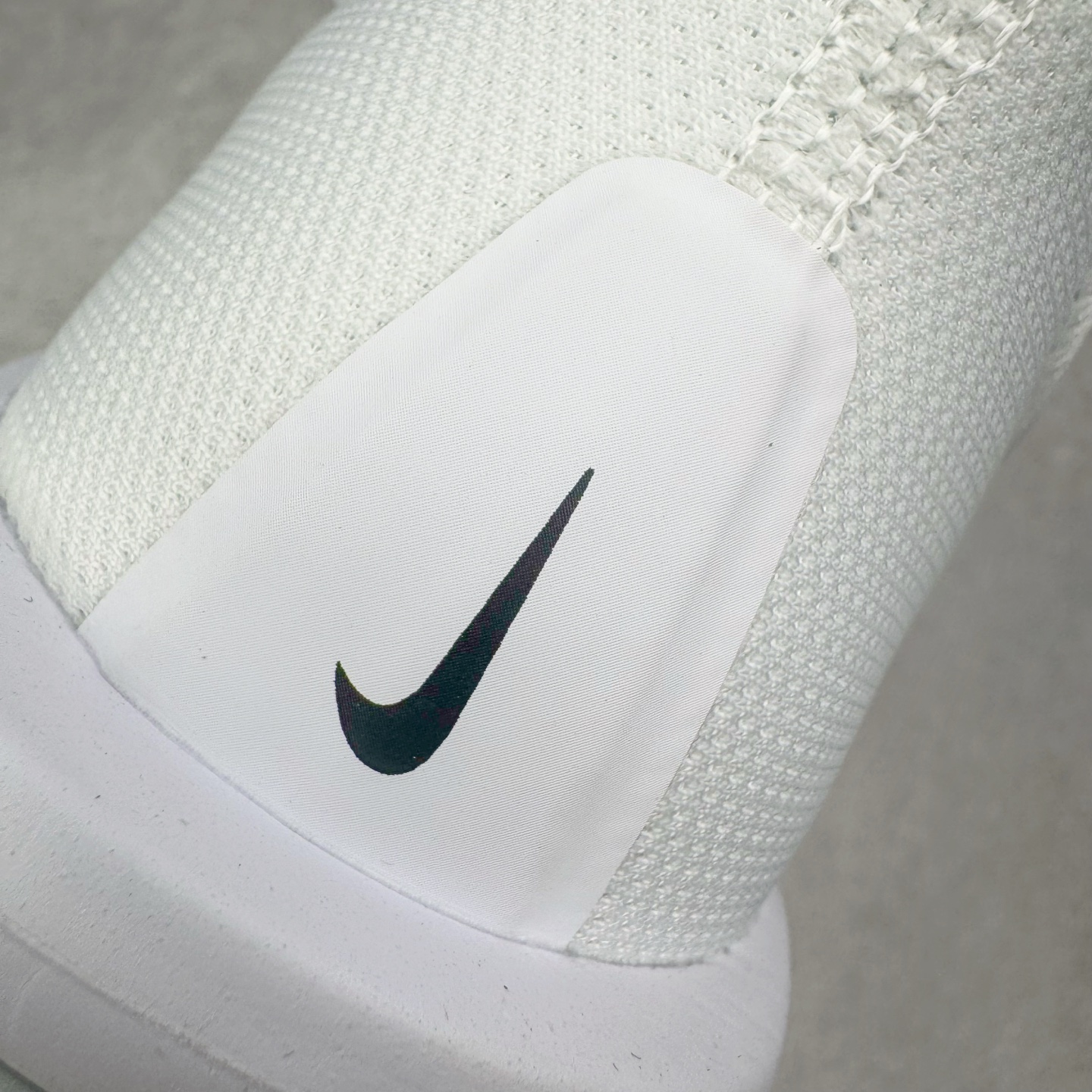 图片[11]-＃TG纯原 NK Quest 6 极致六代网面透气休闲跑步鞋 FD6033-100 简约高科技设计采用多层材料 为双足带来凉爽感受和稳固体验时尚鞋面搭配中足包覆设计 提供稳固贴合感 一层网眼布材质 在跑步期间为你带来轻盈透气性能 同时展现利落外观 加高叠层设计 为每一步带来柔软缓震性能 具备出色抓地力与耐穿着性 舒适感出众 货号：DD0204-301 尺码：36 36.5 37.5 38 38.5 39 40 40.5 41 42 42.5 43 44 44.5 45-选品中心