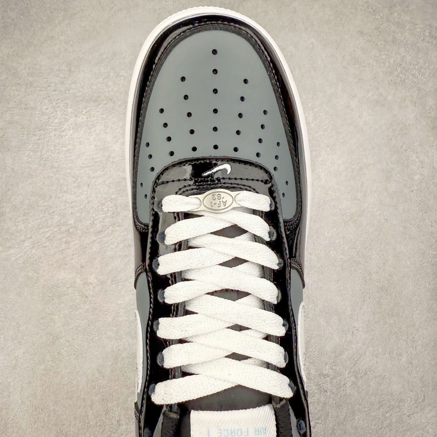 图片[4]-NK Air Force 1´07 Low 空军一号低帮百搭休闲运动板鞋 DF0188-068 柔软、弹性十足的缓震性能和出色的中底设计 横跨复古与现代的外型结合 造就出风靡全球 三十多年的Force 1 直到今天还深受青睐 实拍调校N版已经零色差零失真 百分百还原实物色彩所见即所得 不存在货不对板色差等低级问题 选购参考实物拍摄 不混卖不参货 只用心做好货严格选品 承诺混一赔十 尺码：36 36.5 37.5 38 38.5 39 40 40.5 41 42 42.5 43 44 44.5 45-选品中心