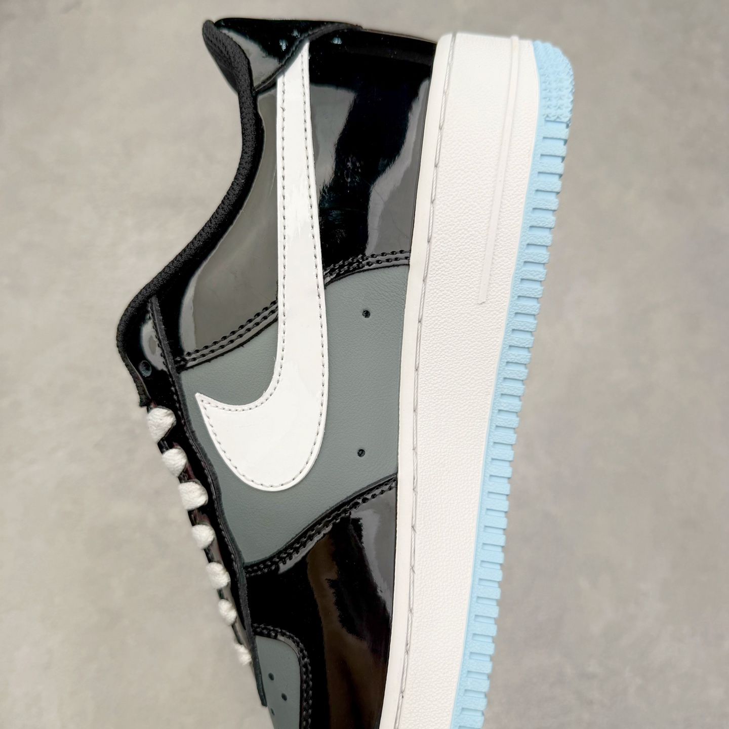 图片[7]-NK Air Force 1´07 Low 空军一号低帮百搭休闲运动板鞋 DF0188-068 柔软、弹性十足的缓震性能和出色的中底设计 横跨复古与现代的外型结合 造就出风靡全球 三十多年的Force 1 直到今天还深受青睐 实拍调校N版已经零色差零失真 百分百还原实物色彩所见即所得 不存在货不对板色差等低级问题 选购参考实物拍摄 不混卖不参货 只用心做好货严格选品 承诺混一赔十 尺码：36 36.5 37.5 38 38.5 39 40 40.5 41 42 42.5 43 44 44.5 45-选品中心