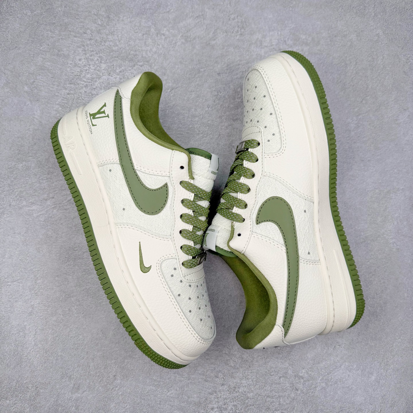 图片[3]-NK Air Force 1´07 Low 空军一号低帮百搭休闲运动板鞋 XX3168-192 柔软、弹性十足的缓震性能和出色的中底设计 横跨复古与现代的外型结合 造就出风靡全球 三十多年的Force 1 直到今天还深受青睐 实拍调校N版已经零色差零失真 百分百还原实物色彩所见即所得 不存在货不对板色差等低级问题 选购参考实物拍摄 不混卖不参货 只用心做好货严格选品 承诺混一赔十 尺码：36 36.5 37.5 38 38.5 39 40 40.5 41 42 42.5 43 44 44.5 45-选品中心