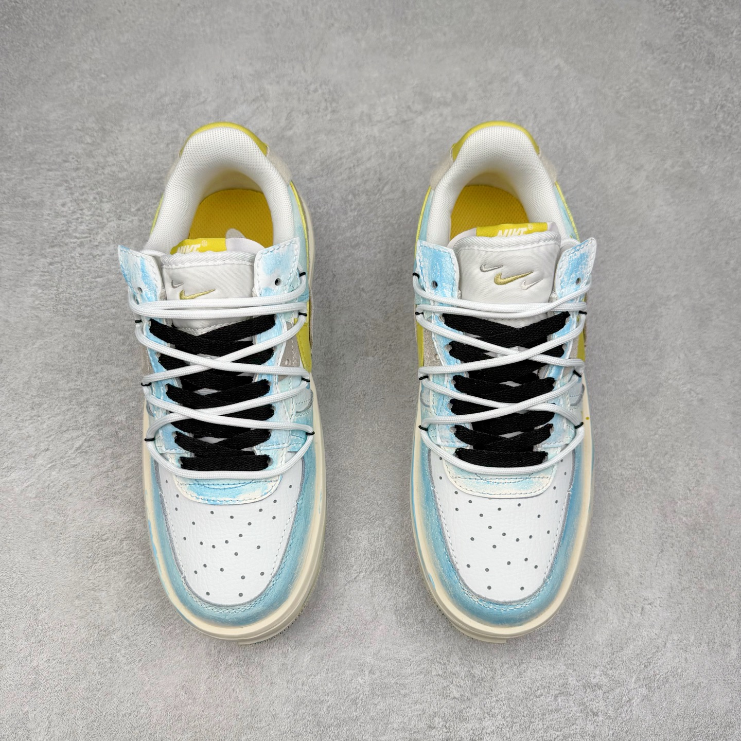 图片[2]-NK Air Force 1´07 Low 空军一号低帮百搭休闲运动板鞋 DV6984-011 柔软、弹性十足的缓震性能和出色的中底设计 横跨复古与现代的外型结合 造就出风靡全球 三十多年的Force 1 直到今天还深受青睐 实拍调校N版已经零色差零失真 百分百还原实物色彩所见即所得 不存在货不对板色差等低级问题 选购参考实物拍摄 不混卖不参货 只用心做好货严格选品 承诺混一赔十 尺码：36 36.5 37.5 38 38.5 39 40 40.5 41 42 42.5 43 44 44.5 45-选品中心