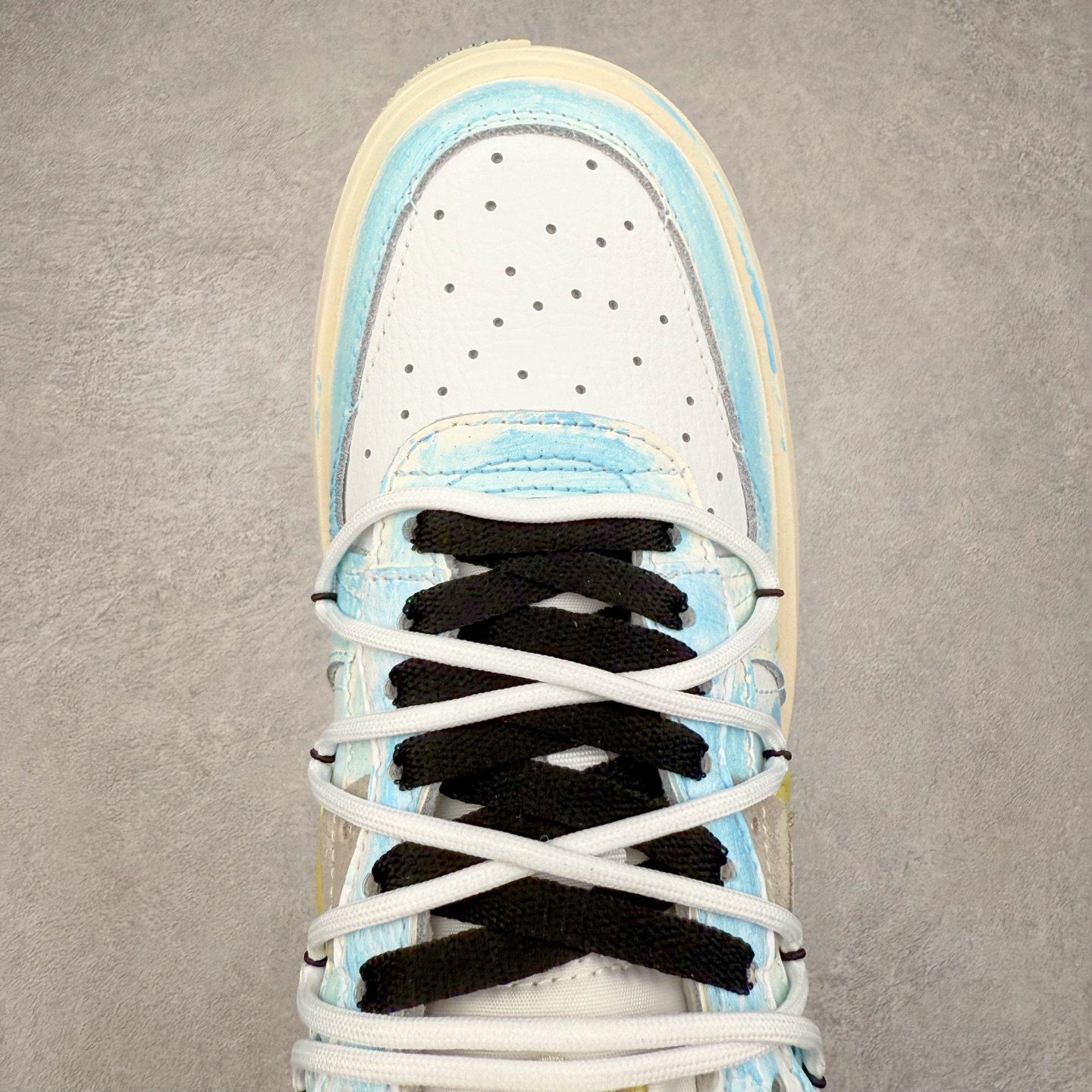 图片[4]-NK Air Force 1´07 Low 空军一号低帮百搭休闲运动板鞋 DV6984-011 柔软、弹性十足的缓震性能和出色的中底设计 横跨复古与现代的外型结合 造就出风靡全球 三十多年的Force 1 直到今天还深受青睐 实拍调校N版已经零色差零失真 百分百还原实物色彩所见即所得 不存在货不对板色差等低级问题 选购参考实物拍摄 不混卖不参货 只用心做好货严格选品 承诺混一赔十 尺码：36 36.5 37.5 38 38.5 39 40 40.5 41 42 42.5 43 44 44.5 45-选品中心