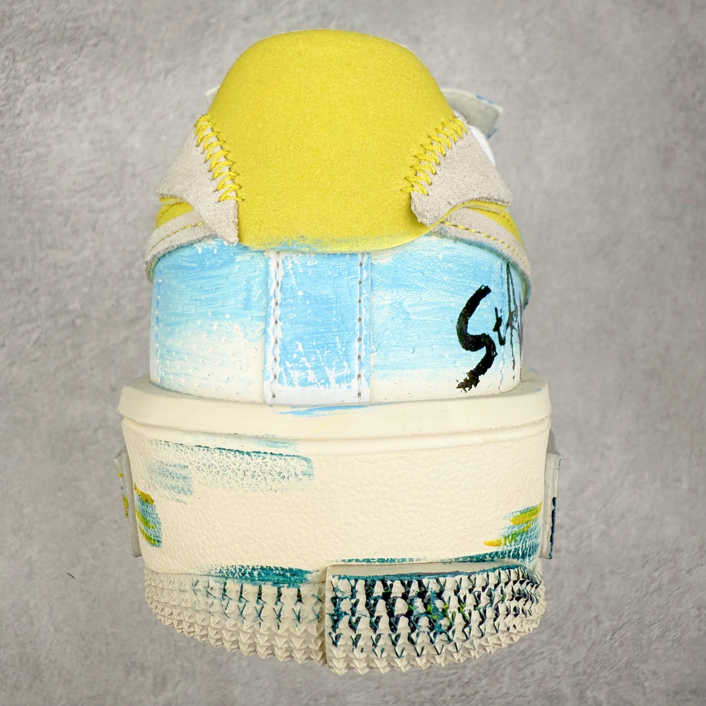 图片[8]-NK Air Force 1´07 Low 空军一号低帮百搭休闲运动板鞋 DV6984-011 柔软、弹性十足的缓震性能和出色的中底设计 横跨复古与现代的外型结合 造就出风靡全球 三十多年的Force 1 直到今天还深受青睐 实拍调校N版已经零色差零失真 百分百还原实物色彩所见即所得 不存在货不对板色差等低级问题 选购参考实物拍摄 不混卖不参货 只用心做好货严格选品 承诺混一赔十 尺码：36 36.5 37.5 38 38.5 39 40 40.5 41 42 42.5 43 44 44.5 45-选品中心