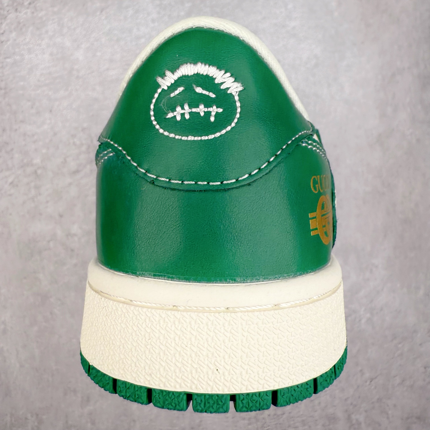 图片[8]-TS x Air Jordan AJ1 Low 倒钩低帮联名定制配色 LD2025-025 原厂内置气垫魔块 A模大底 头层小牛皮 鞋舌AJ原厂专用牛津布+AJ专用反口珍珠布+原厂无杂质高弹内里海棉+特殊封边弹力鞋带 实拍调校N版已经零色差零失真 百分百还原实物色彩所见即所得 不存在货不对板色差等低级问题 选购参考实物拍摄 不混卖不参货 只用心做好货严格选品 承诺混一赔十 尺码：36 36.5 37.5 38 38.5 39 40 40.5 41 42 42.5 43 44 44.5 45-选品中心