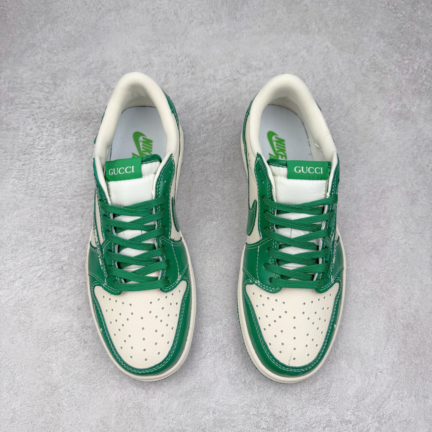 图片[2]-TS x Air Jordan AJ1 Low 倒钩低帮联名定制配色 LD2025-025 原厂内置气垫魔块 A模大底 头层小牛皮 鞋舌AJ原厂专用牛津布+AJ专用反口珍珠布+原厂无杂质高弹内里海棉+特殊封边弹力鞋带 实拍调校N版已经零色差零失真 百分百还原实物色彩所见即所得 不存在货不对板色差等低级问题 选购参考实物拍摄 不混卖不参货 只用心做好货严格选品 承诺混一赔十 尺码：36 36.5 37.5 38 38.5 39 40 40.5 41 42 42.5 43 44 44.5 45-选品中心