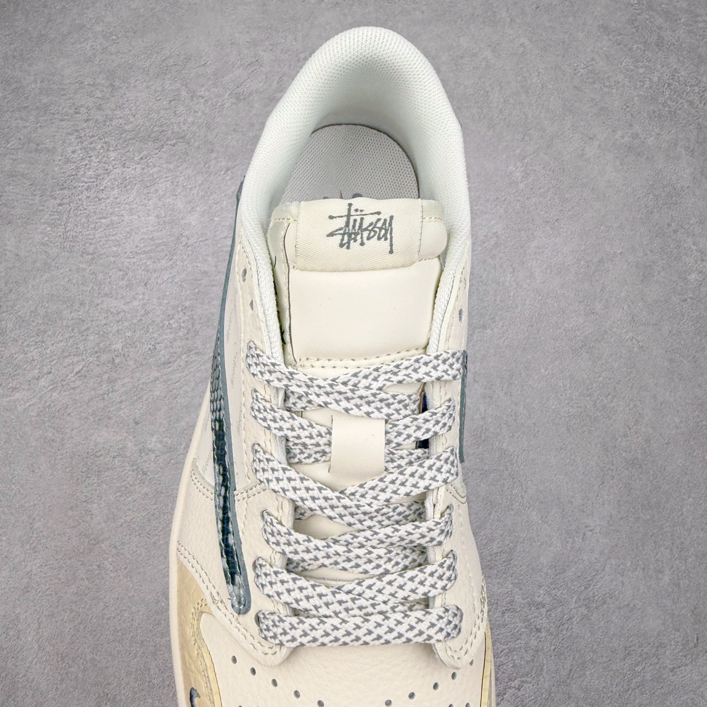 图片[5]-TS x Air Jordan AJ1 Low 倒钩低帮联名定制配色 XS7089-621 原厂内置气垫魔块 A模大底 头层小牛皮 鞋舌AJ原厂专用牛津布+AJ专用反口珍珠布+原厂无杂质高弹内里海棉+特殊封边弹力鞋带 实拍调校N版已经零色差零失真 百分百还原实物色彩所见即所得 不存在货不对板色差等低级问题 选购参考实物拍摄 不混卖不参货 只用心做好货严格选品 承诺混一赔十 尺码：36 36.5 37.5 38 38.5 39 40 40.5 41 42 42.5 43 44 44.5 45-选品中心