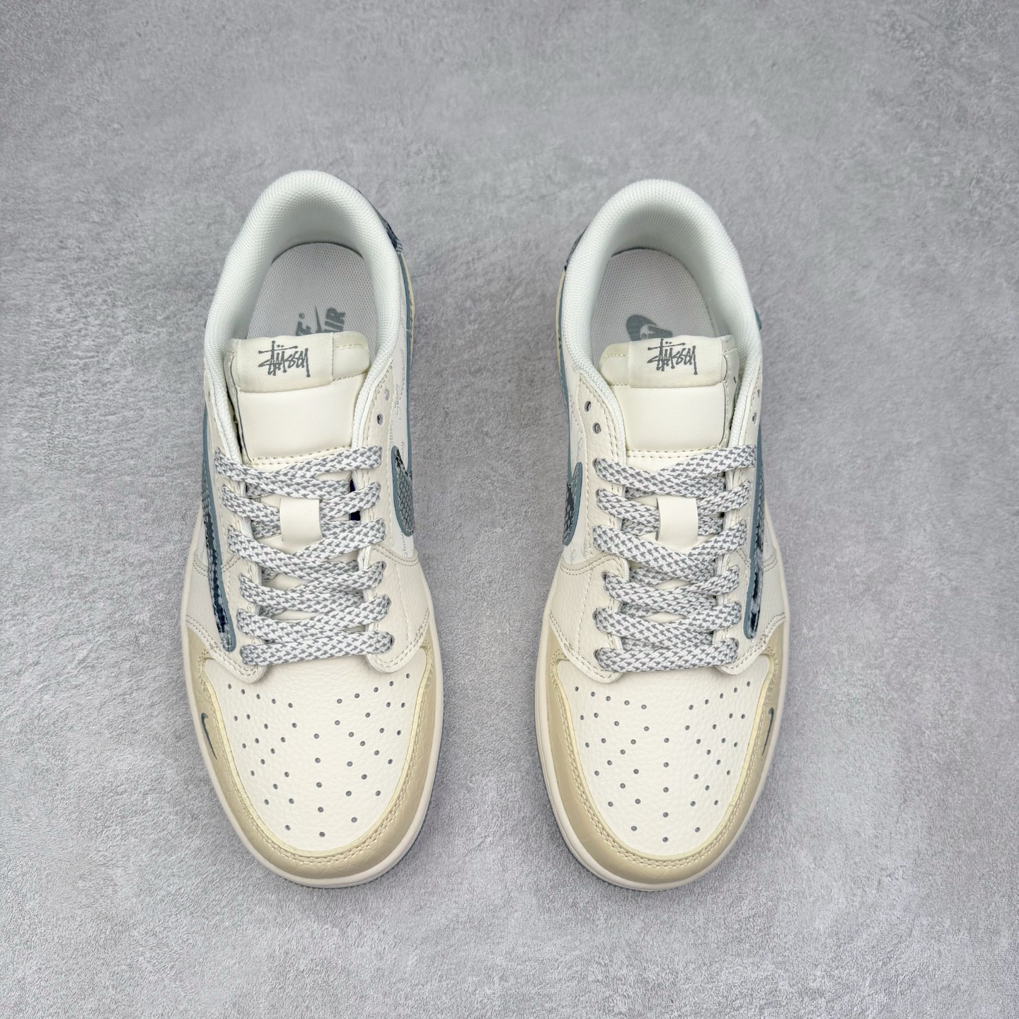 图片[2]-TS x Air Jordan AJ1 Low 倒钩低帮联名定制配色 XS7089-621 原厂内置气垫魔块 A模大底 头层小牛皮 鞋舌AJ原厂专用牛津布+AJ专用反口珍珠布+原厂无杂质高弹内里海棉+特殊封边弹力鞋带 实拍调校N版已经零色差零失真 百分百还原实物色彩所见即所得 不存在货不对板色差等低级问题 选购参考实物拍摄 不混卖不参货 只用心做好货严格选品 承诺混一赔十 尺码：36 36.5 37.5 38 38.5 39 40 40.5 41 42 42.5 43 44 44.5 45-选品中心