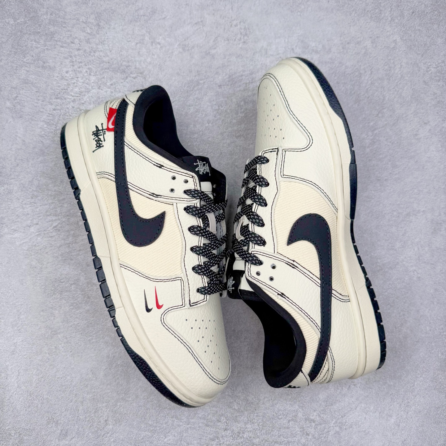 图片[3]-NK Dunk Low 定制配色 SC9207-425 大厂出品 极力推荐 原装头层材料 独家版型蒸餾加工帶來的是更好的视觉和脚感体验大厂纯原品质出货 清洁度 电绣工艺 皮料切割干净无任何毛边 细节完美 实拍调校N版已经零色差零失真 百分百还原实物色彩所见即所得 不存在货不对板色差等低级问题 选购参考实物拍摄 不混卖不参货 只用心做好货严格选品 承诺混一赔十 尺码：36 36.5 37.5 38 38.5 39 40 40.5 41 42 42.5 43 44 44.5 45-选品中心