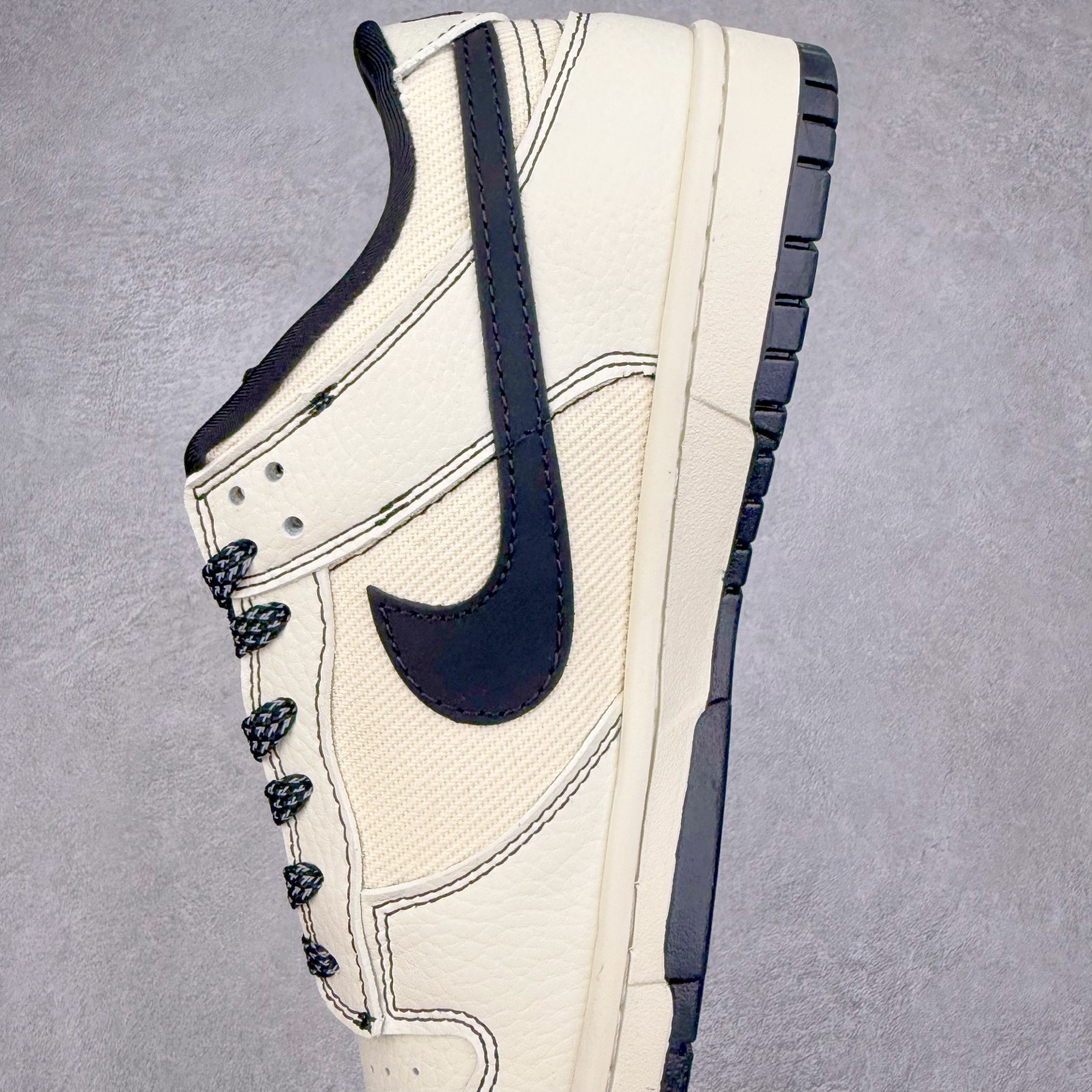 图片[7]-NK Dunk Low 定制配色 SC9207-425 大厂出品 极力推荐 原装头层材料 独家版型蒸餾加工帶來的是更好的视觉和脚感体验大厂纯原品质出货 清洁度 电绣工艺 皮料切割干净无任何毛边 细节完美 实拍调校N版已经零色差零失真 百分百还原实物色彩所见即所得 不存在货不对板色差等低级问题 选购参考实物拍摄 不混卖不参货 只用心做好货严格选品 承诺混一赔十 尺码：36 36.5 37.5 38 38.5 39 40 40.5 41 42 42.5 43 44 44.5 45-选品中心