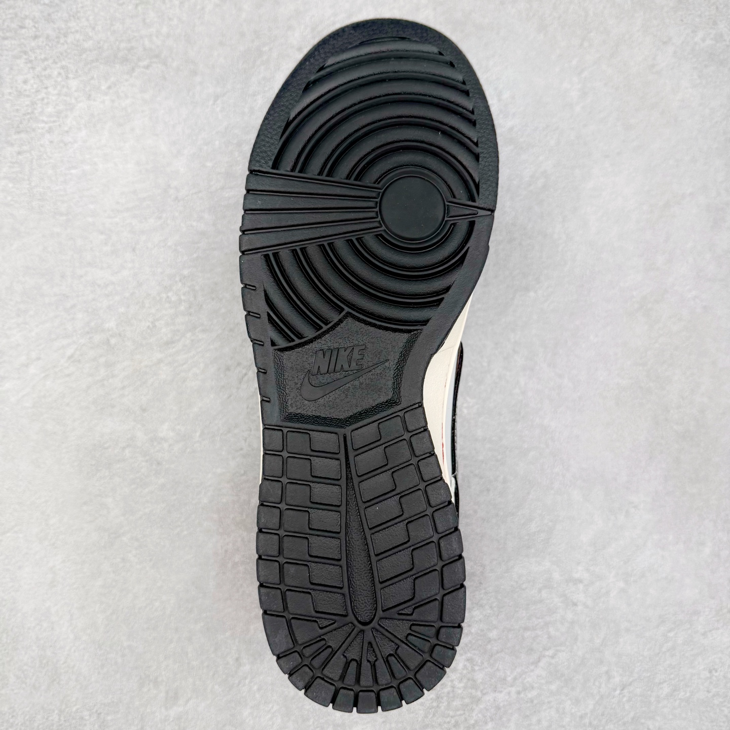 图片[9]-NK Dunk Low 定制配色 FC1688-237 大厂出品 极力推荐 原装头层材料 独家版型蒸餾加工帶來的是更好的视觉和脚感体验大厂纯原品质出货 清洁度 电绣工艺 皮料切割干净无任何毛边 细节完美 实拍调校N版已经零色差零失真 百分百还原实物色彩所见即所得 不存在货不对板色差等低级问题 选购参考实物拍摄 不混卖不参货 只用心做好货严格选品 承诺混一赔十 尺码：36 36.5 37.5 38 38.5 39 40 40.5 41 42 42.5 43 44 44.5 45-选品中心