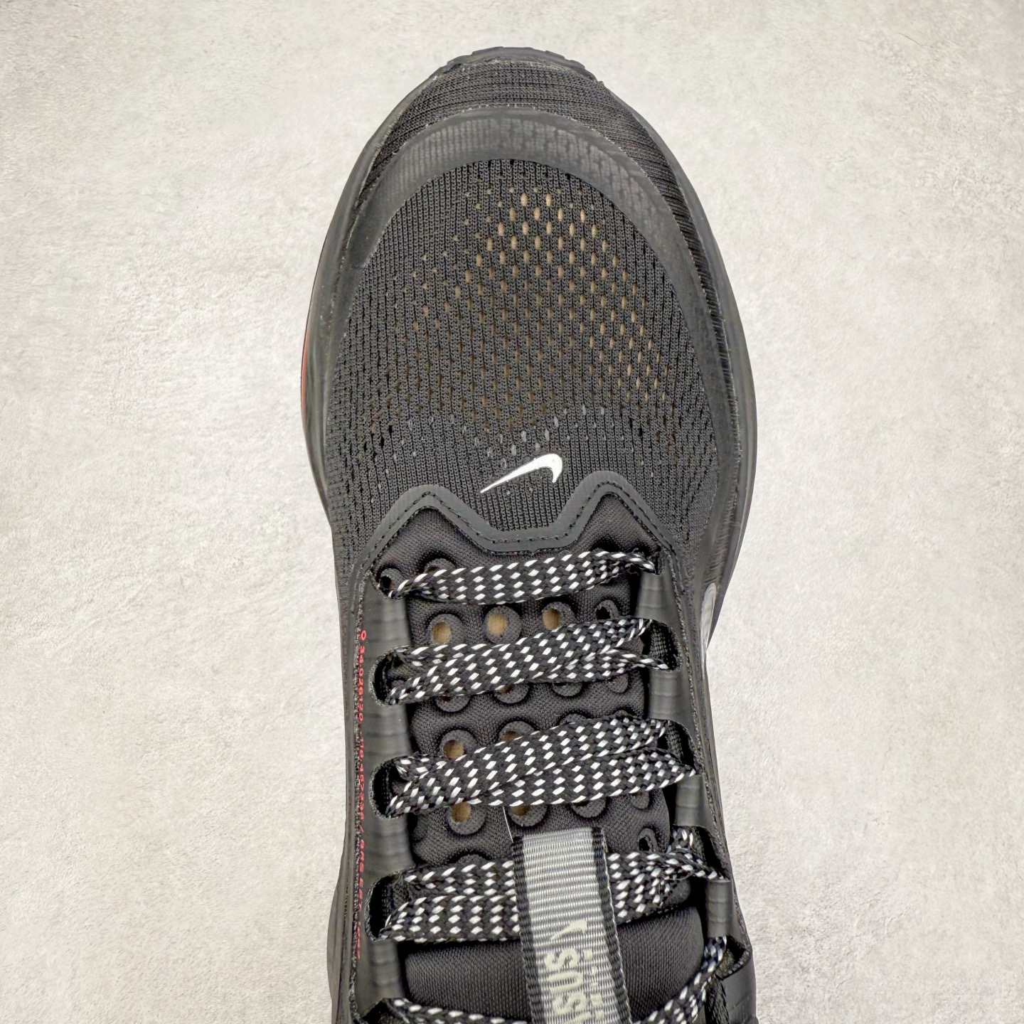 图片[4]-＃特价福利 NK Pegasus Premium 飞马全掌气垫跑步运动鞋 气垫的究极进化 NIKE2025新王炸 • 在特有Air科技加持下，耐克带来全新Pegasus Premium。这款跑鞋在传承耐克飞马（Pegasus）系列标志性的缓震功能的同时，将首次搭载耐克的塑型可视化Air Zoom气垫单元。• 塑型Air Zoom气垫单元贴合脚部的自然轮廓，帮助跑者在从后跟到脚趾的过渡中能够有效传递力量，带来一种前所未有的轻盈、顺畅回馈体验。中底采用ZoomX泡绵，后跟则使用ReactX泡绵，为跑者提供稳定流畅的推进感。• 塑型可视化Air Zoom气垫单元和精心配置的泡绵组合，让Pegasus Premium成为耐克飞马系列中颇具能量回馈的鞋款。• 全新Pegasus Premium不仅展示了耐克势头强劲的创新周期，证明了其特有的Air科技的强大实力，更体现了耐克倾听和服务运动员的能力。尺码：36 37.5 38 39 40 41 42 43 44 45-选品中心