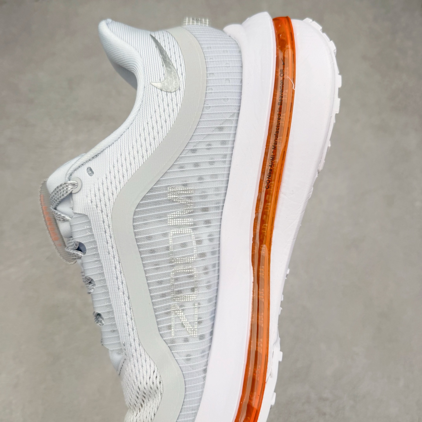 图片[7]-＃特价福利 NK Pegasus Premium 飞马全掌气垫跑步运动鞋 气垫的究极进化 NIKE2025新王炸 • 在特有Air科技加持下，耐克带来全新Pegasus Premium。这款跑鞋在传承耐克飞马（Pegasus）系列标志性的缓震功能的同时，将首次搭载耐克的塑型可视化Air Zoom气垫单元。• 塑型Air Zoom气垫单元贴合脚部的自然轮廓，帮助跑者在从后跟到脚趾的过渡中能够有效传递力量，带来一种前所未有的轻盈、顺畅回馈体验。中底采用ZoomX泡绵，后跟则使用ReactX泡绵，为跑者提供稳定流畅的推进感。• 塑型可视化Air Zoom气垫单元和精心配置的泡绵组合，让Pegasus Premium成为耐克飞马系列中颇具能量回馈的鞋款。• 全新Pegasus Premium不仅展示了耐克势头强劲的创新周期，证明了其特有的Air科技的强大实力，更体现了耐克倾听和服务运动员的能力。尺码：36 37.5 38 39 40 41 42 43 44 45-选品中心