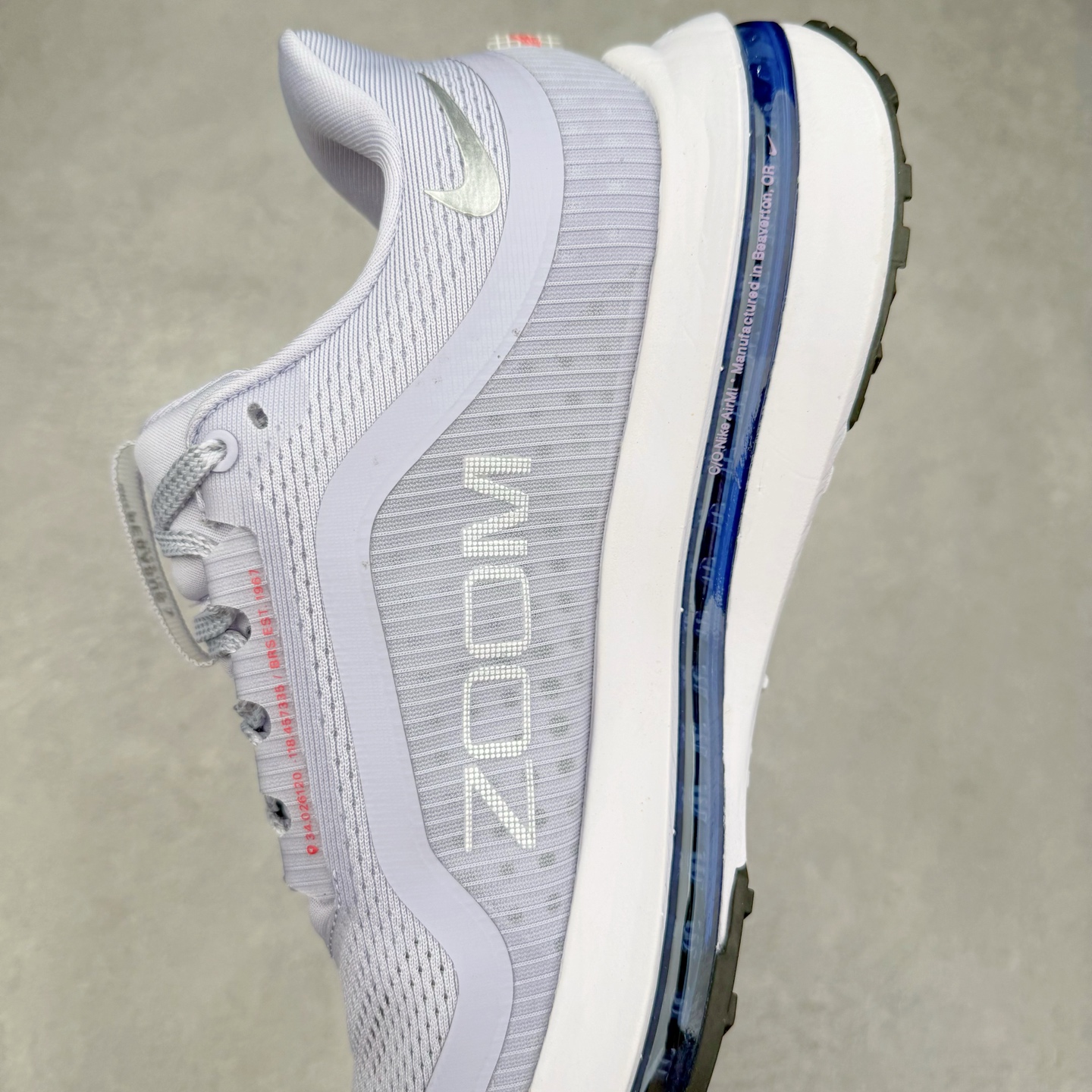 图片[7]-＃特价福利 NK Pegasus Premium 飞马全掌气垫跑步运动鞋 气垫的究极进化 NIKE2025新王炸 • 在特有Air科技加持下，耐克带来全新Pegasus Premium。这款跑鞋在传承耐克飞马（Pegasus）系列标志性的缓震功能的同时，将首次搭载耐克的塑型可视化Air Zoom气垫单元。• 塑型Air Zoom气垫单元贴合脚部的自然轮廓，帮助跑者在从后跟到脚趾的过渡中能够有效传递力量，带来一种前所未有的轻盈、顺畅回馈体验。中底采用ZoomX泡绵，后跟则使用ReactX泡绵，为跑者提供稳定流畅的推进感。• 塑型可视化Air Zoom气垫单元和精心配置的泡绵组合，让Pegasus Premium成为耐克飞马系列中颇具能量回馈的鞋款。• 全新Pegasus Premium不仅展示了耐克势头强劲的创新周期，证明了其特有的Air科技的强大实力，更体现了耐克倾听和服务运动员的能力。尺码：36 37.5 38 39 40 41 42 43 44 45-选品中心