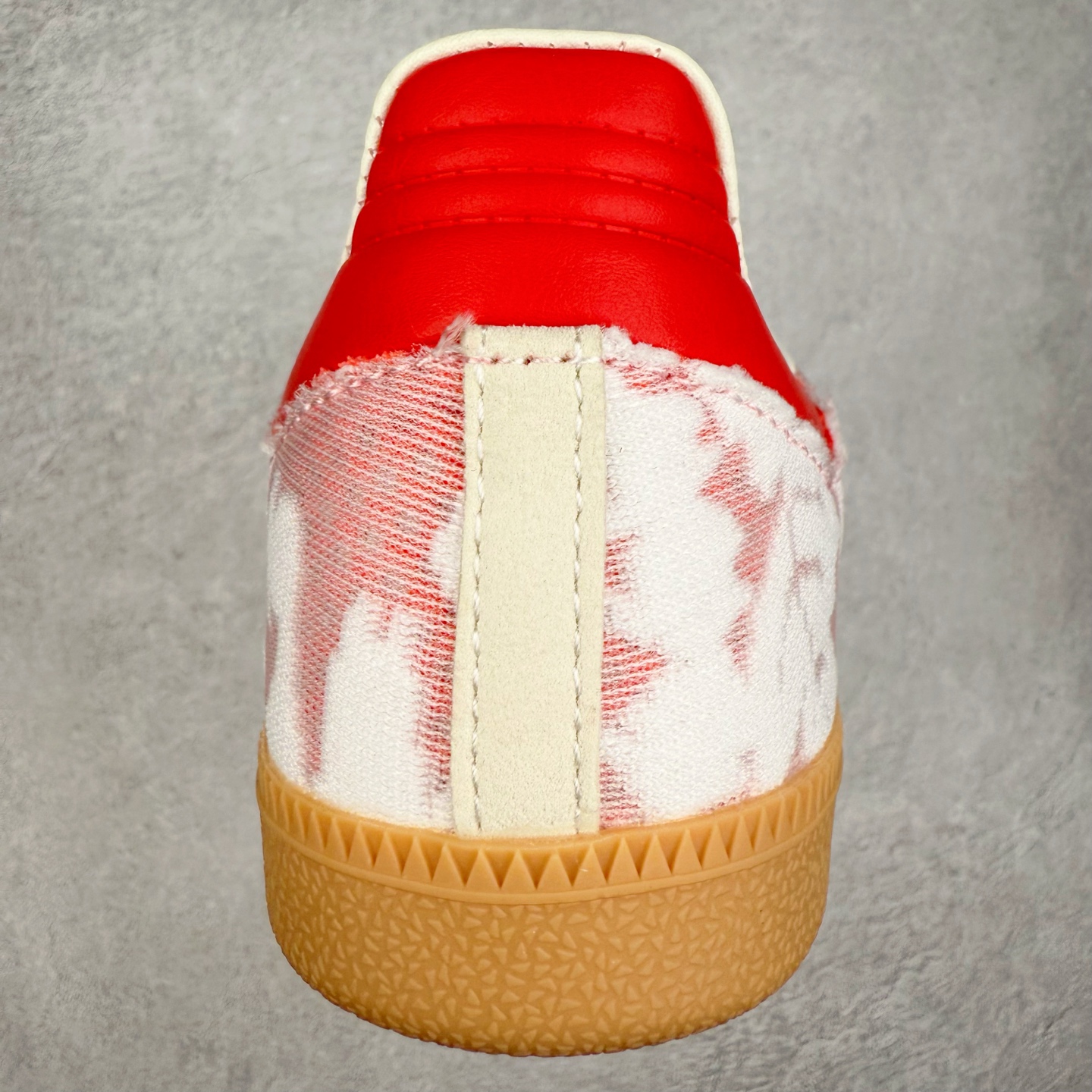 图片[8]-AD Original Samba OG 复古经典轻便板鞋 JR8841 这款桑巴鞋展示了高质量的工艺 带有装饰的超锁缝制和无缝的手感 柔软、柔软的皮革造型和标志性的3条纹完成了精致的外观 正规合身鞋带 鞋面上有绒面鞋垫 橡胶鞋底 享受正畸套筒软感 自50年代首次亮相以来就一直在赢得粉丝的青睐 尺码：36 36.5 37.5 38 38.5 39 40 40.5 41 42 42.5 43 44 44.5 45-选品中心