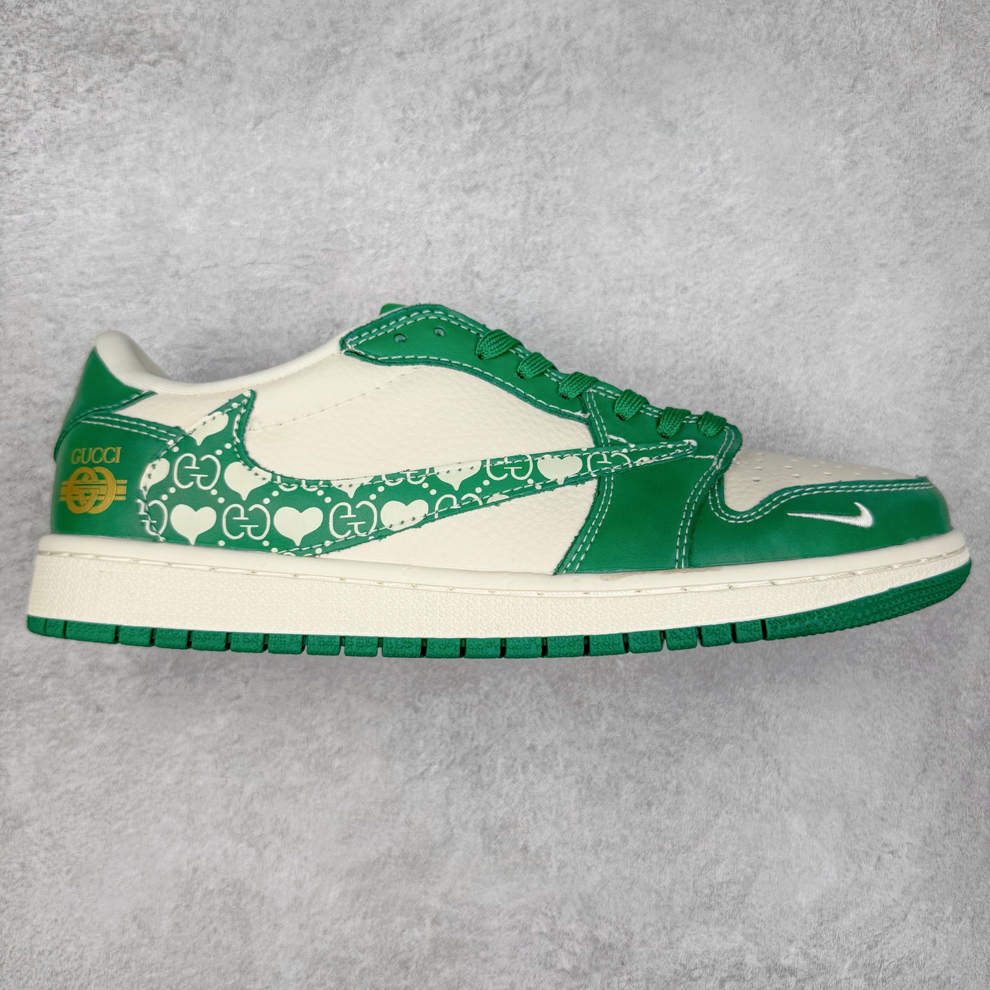 TS x Air Jordan AJ1 Low 倒钩低帮联名定制配色 LD2025-025 原厂内置气垫魔块 A模大底 头层小牛皮 鞋舌AJ原厂专用牛津布+AJ专用反口珍珠布+原厂无杂质高弹内里海棉+特殊封边弹力鞋带 实拍调校N版已经零色差零失真 百分百还原实物色彩所见即所得 不存在货不对板色差等低级问题 选购参考实物拍摄 不混卖不参货 只用心做好货严格选品 承诺混一赔十 尺码：36 36.5 37.5 38 38.5 39 40 40.5 41 42 42.5 43 44 44.5 45-选品中心