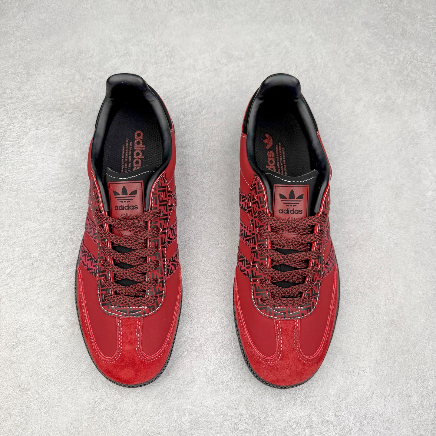 图片[2]-＃C2 AD Original Samba OG 复古经典轻便板鞋 定制配色 XR0007 这款桑巴鞋展示了高质量的工艺 带有装饰的超锁缝制和无缝的手感 柔软、柔软的皮革造型和标志性的3条纹完成了精致的外观 正规合身鞋带 鞋面上有绒面鞋垫 橡胶鞋底 享受正畸套筒软感 自50年代首次亮相以来就一直在赢得粉丝的青睐 尺码：36 36.5 37.5 38 38.5 39 40 40.5 41 42 42.5 43 44 44.5 45-选品中心