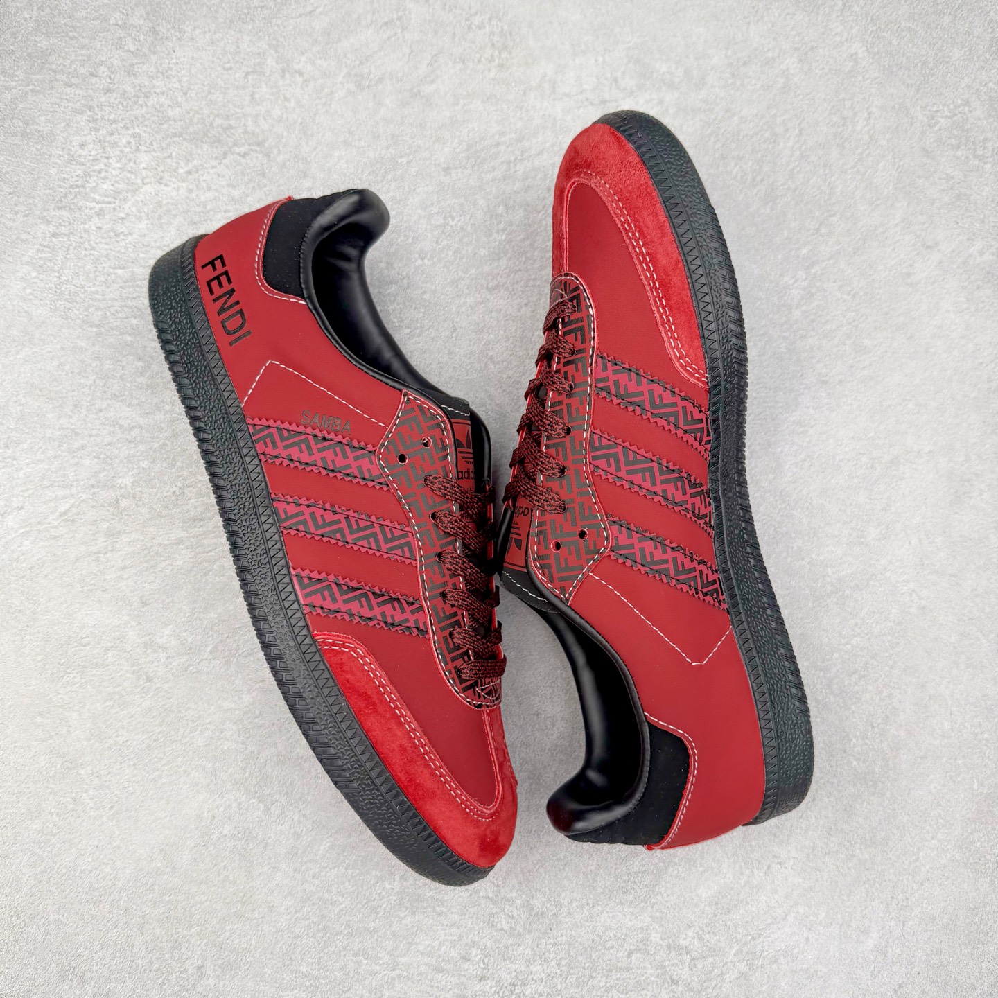 图片[3]-＃C2 AD Original Samba OG 复古经典轻便板鞋 定制配色 XR0007 这款桑巴鞋展示了高质量的工艺 带有装饰的超锁缝制和无缝的手感 柔软、柔软的皮革造型和标志性的3条纹完成了精致的外观 正规合身鞋带 鞋面上有绒面鞋垫 橡胶鞋底 享受正畸套筒软感 自50年代首次亮相以来就一直在赢得粉丝的青睐 尺码：36 36.5 37.5 38 38.5 39 40 40.5 41 42 42.5 43 44 44.5 45-选品中心