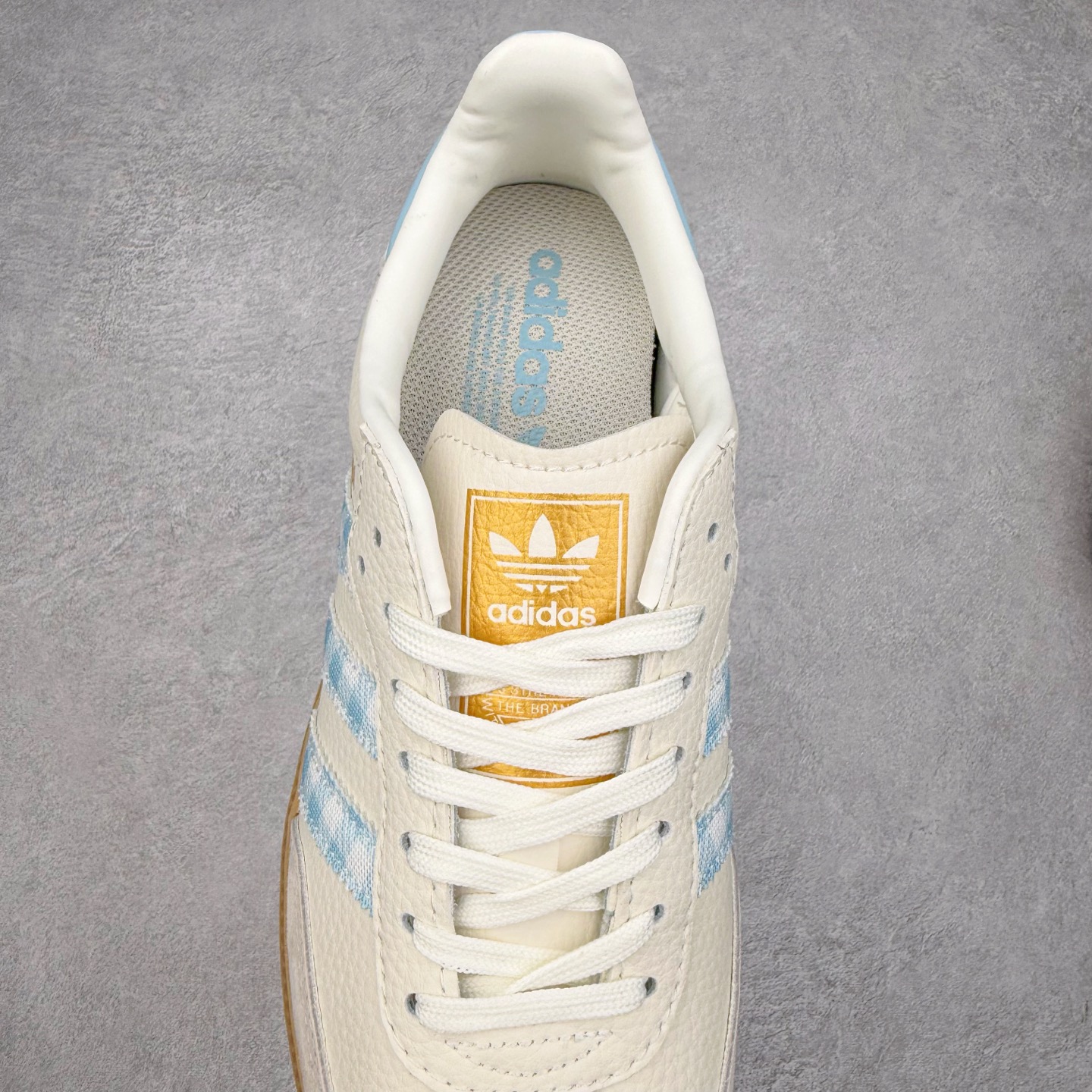 图片[5]-＃C2 AD Original Samba OG 复古经典轻便板鞋 定制配色 XR0010 这款桑巴鞋展示了高质量的工艺 带有装饰的超锁缝制和无缝的手感 柔软、柔软的皮革造型和标志性的3条纹完成了精致的外观 正规合身鞋带 鞋面上有绒面鞋垫 橡胶鞋底 享受正畸套筒软感 自50年代首次亮相以来就一直在赢得粉丝的青睐 尺码：36 36.5 37.5 38 38.5 39 40 40.5 41 42 42.5 43 44 44.5 45-选品中心